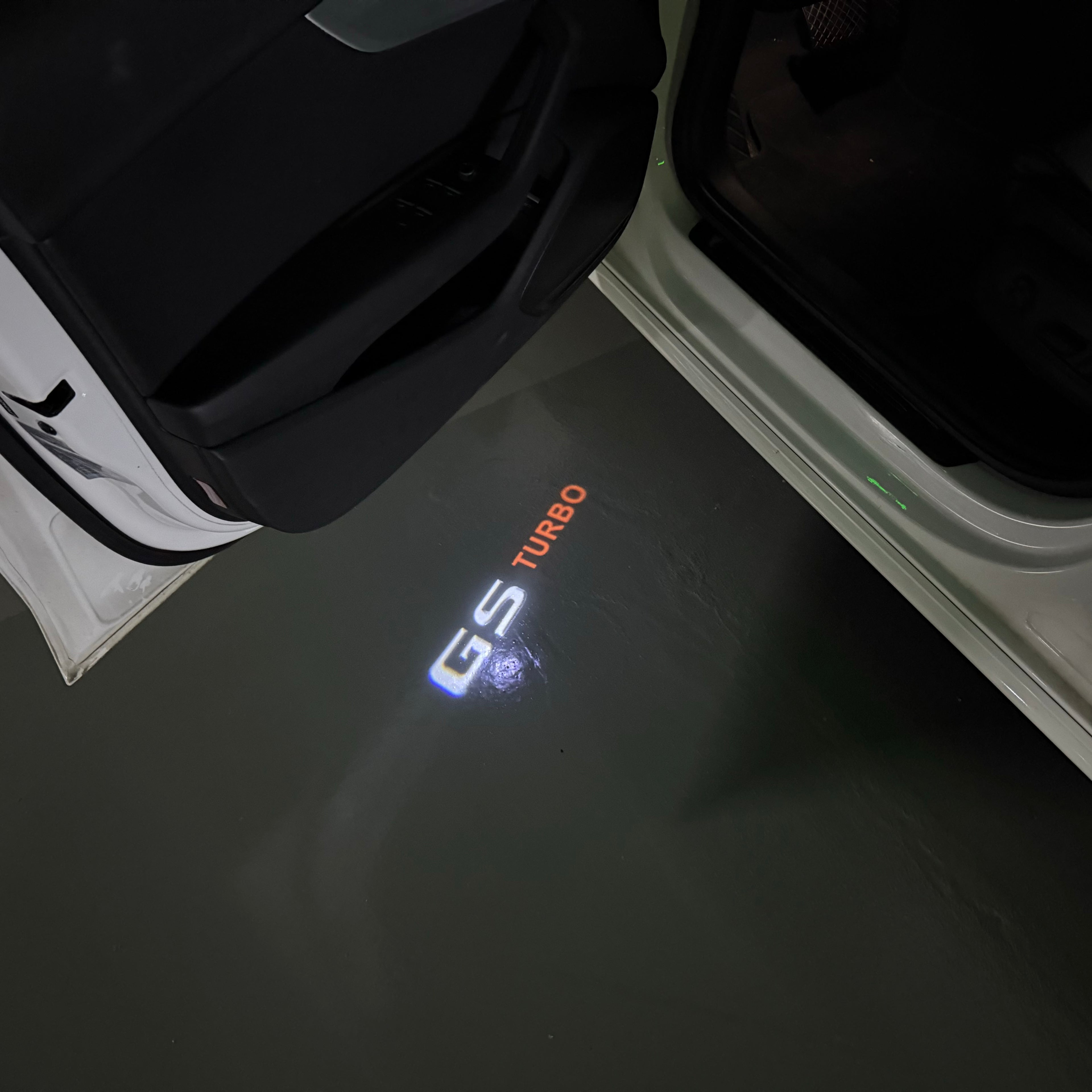 LEXUS   GS TURBO LOGO PROJECROTR LIGHTS (quantity 1 = 1 sets/2 door lights)Nr.01a77