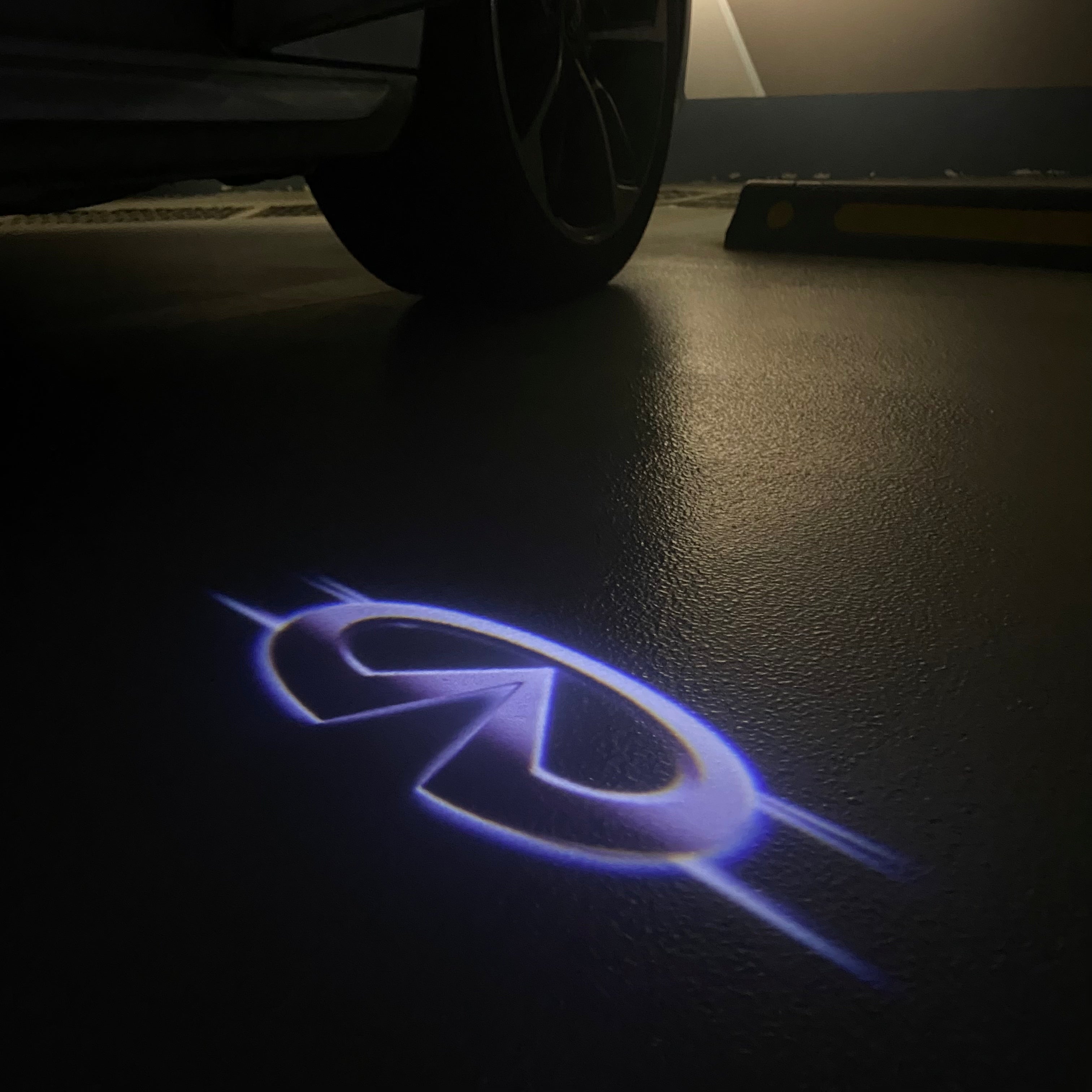 INFINITI  Original LOGO PROJECROTR LIGHTS Nr.06 (quantity 1 = 1 sets/2 door lights)
