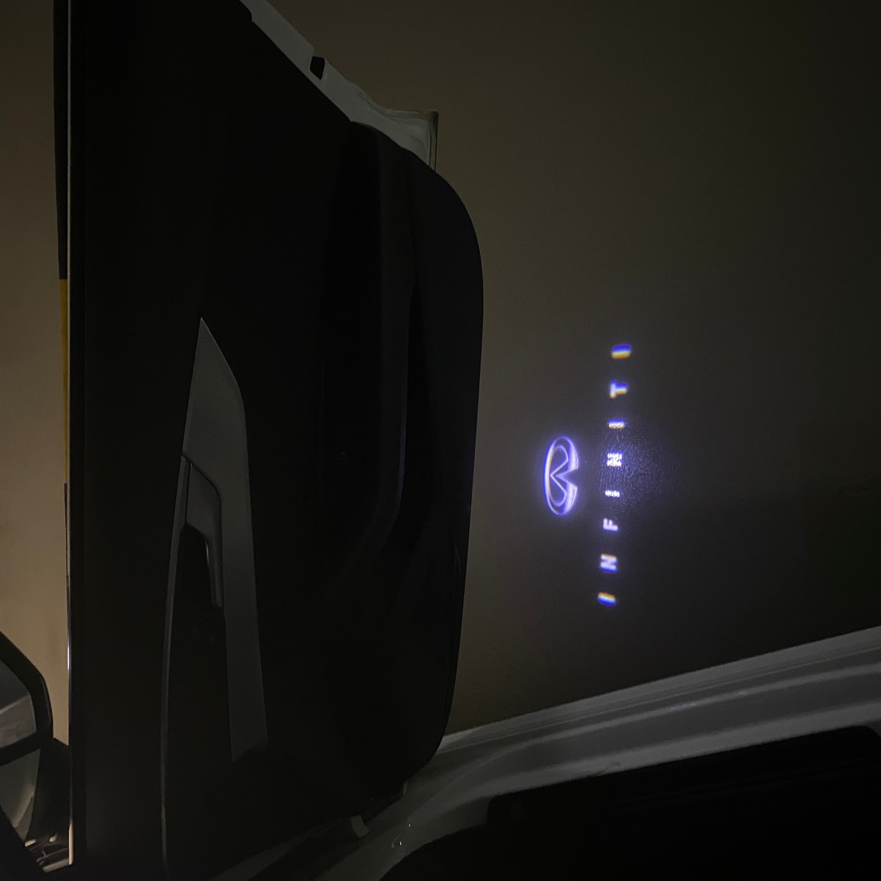 INFINITI   Original LOGO PROJECROTR LIGHTS Nr.14 (quantity 1 = 1 sets/2 door lights)