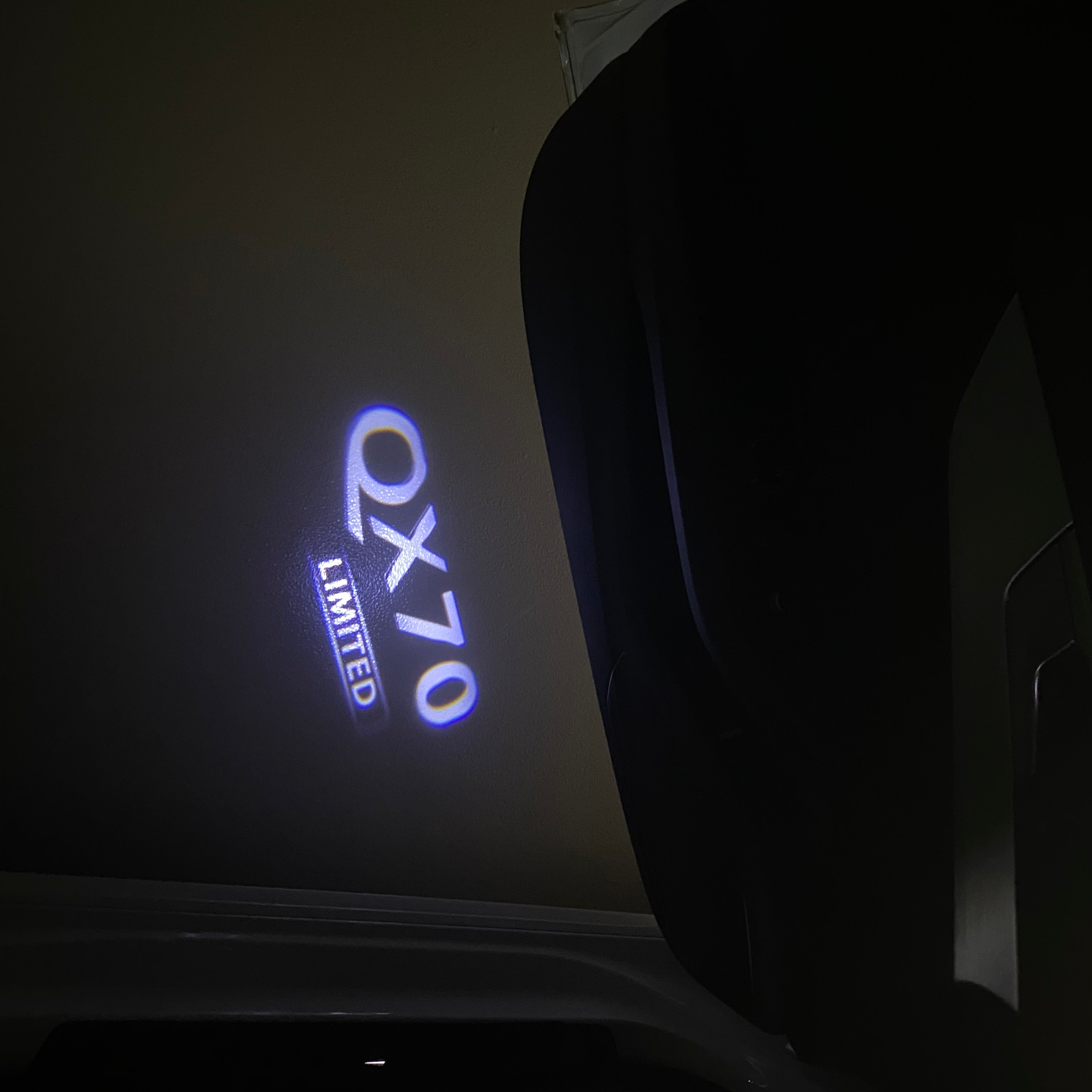 INFINITI QX70  LOGO PROJECROTR LIGHTS Nr.72 (quantity 1 = 1 sets/2 door lights)