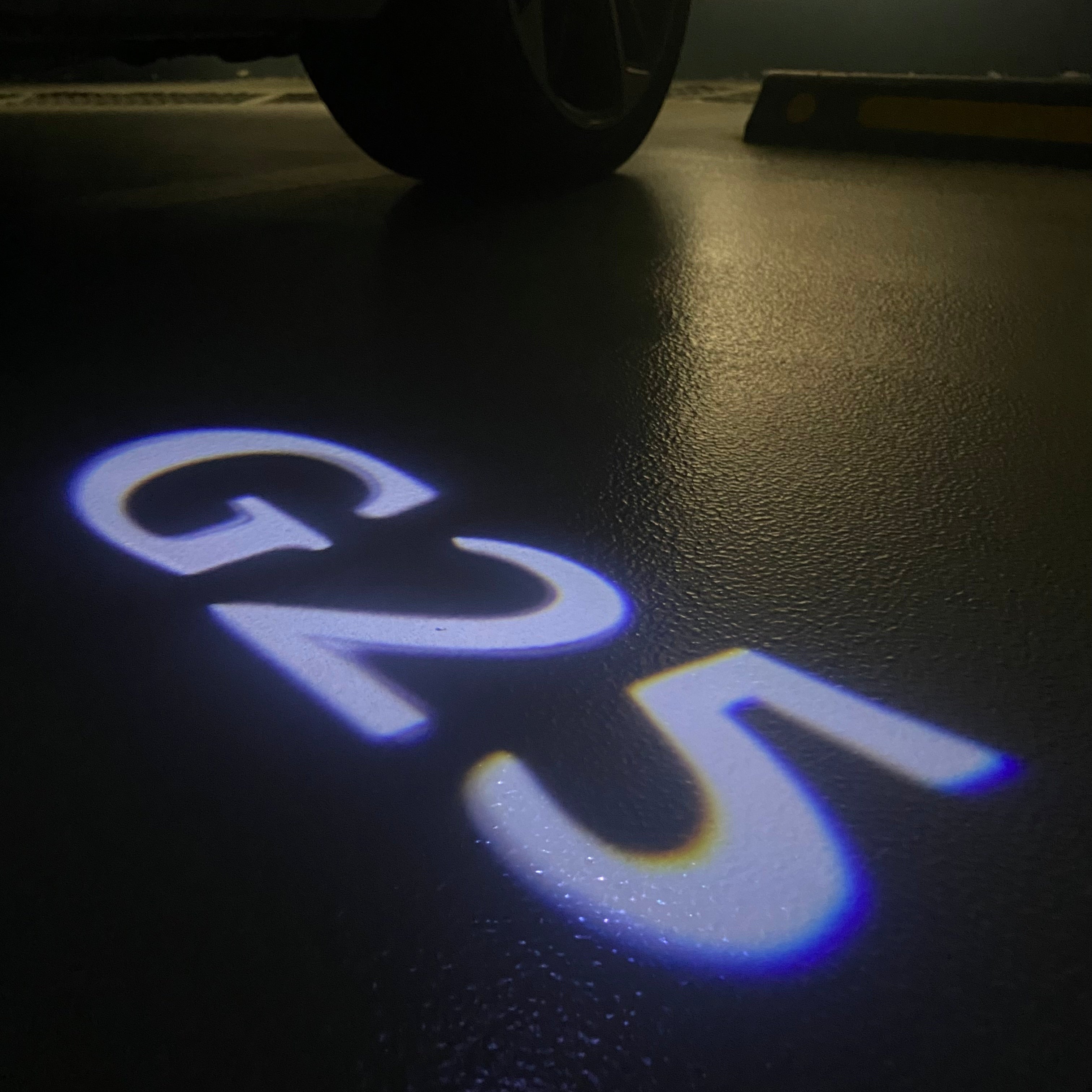 INFINITI G25 LOGO PROJECROTR LIGHTS Nr.40 (quantity 1 = 1 sets/2 door lights)