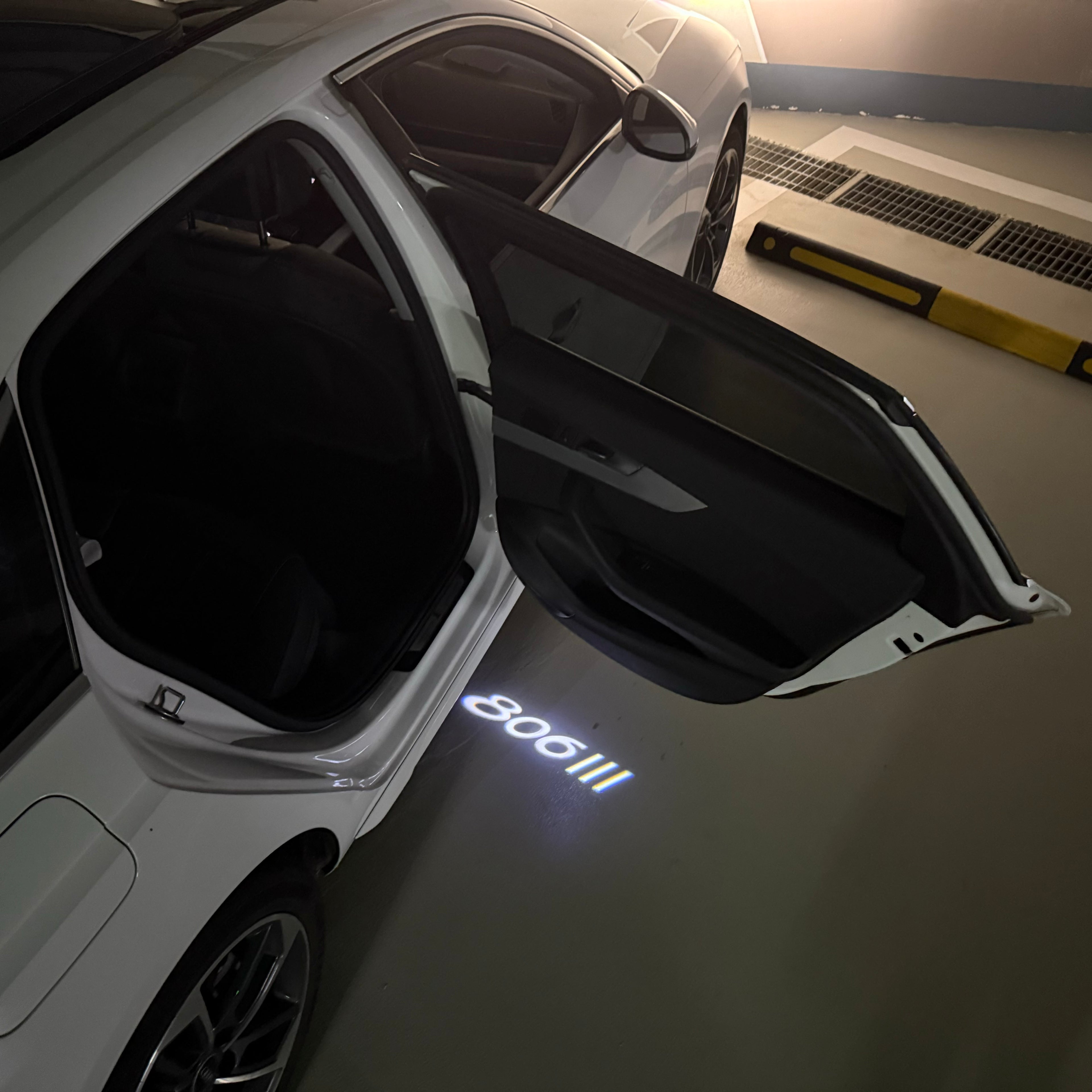 PEUGEOT 806  LOGO PROJECTOT LIGHTS (quantity 1 = 1 sets/2 door lights) Nr.6024q54