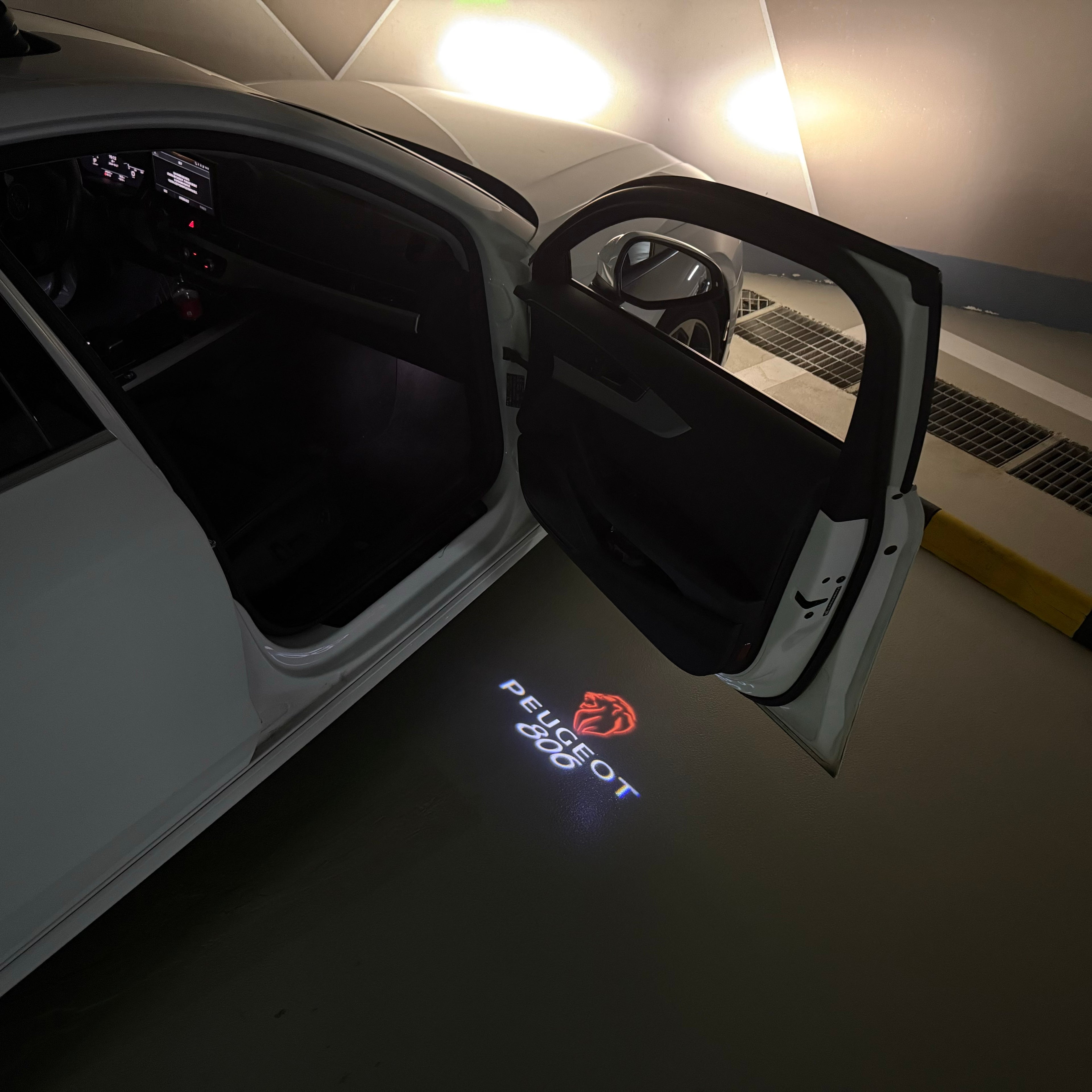 PEUGEOT  806  LOGO PROJECTOT LIGHTS (quantity 1 = 1 sets/2 door lights) Nr.6024q55