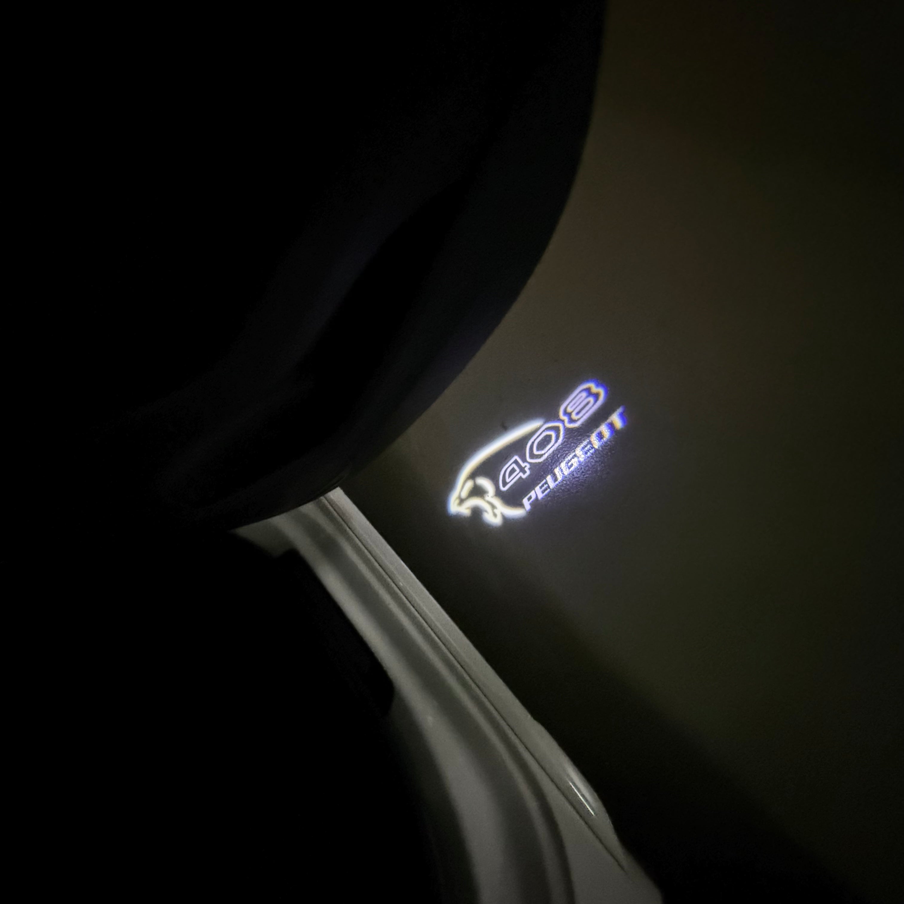 PEUGEOT  408  LOGO PROJECTOT LIGHTS (quantity 1 = 1 sets/2 door lights) Nr.6024q41