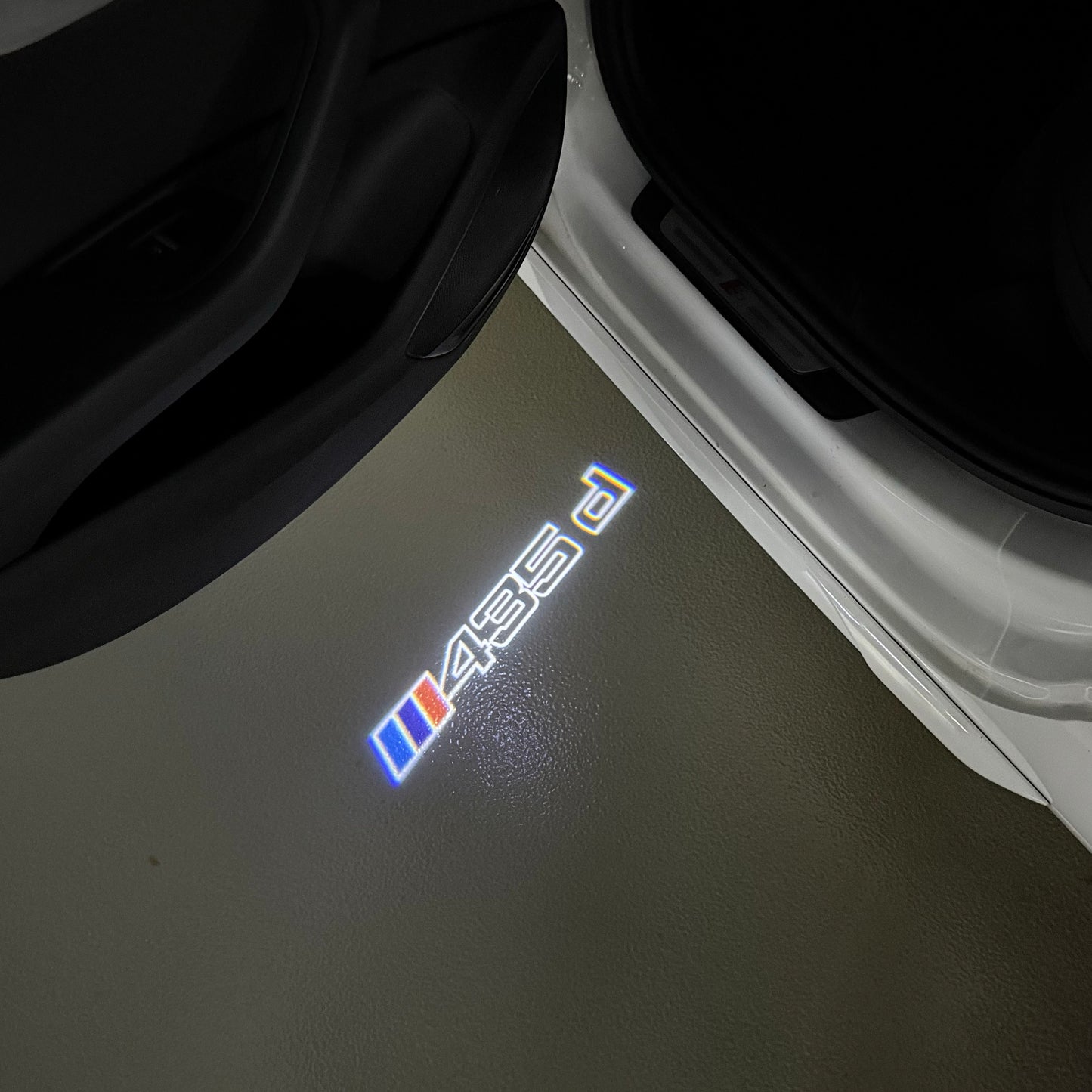 BMW  4  SERIES 435 d LOGO PROJECTOT LIGHTS (quantity 1 = 1 sets/2 door lights) Nr.6024q46
