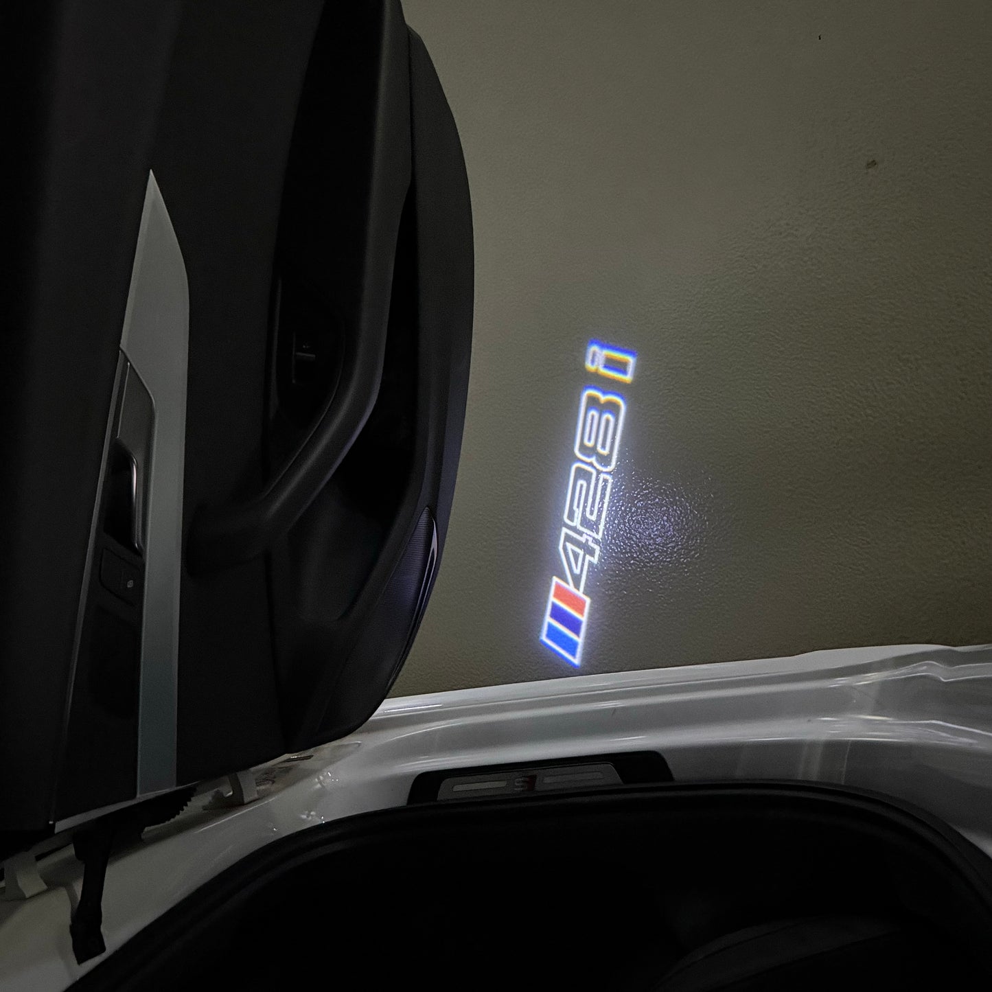 BMW 4 SERIES 428 i  LOGO PROJECTOT LIGHTS (quantity 1 = 1 sets/2 door lights) Nr.6024q51