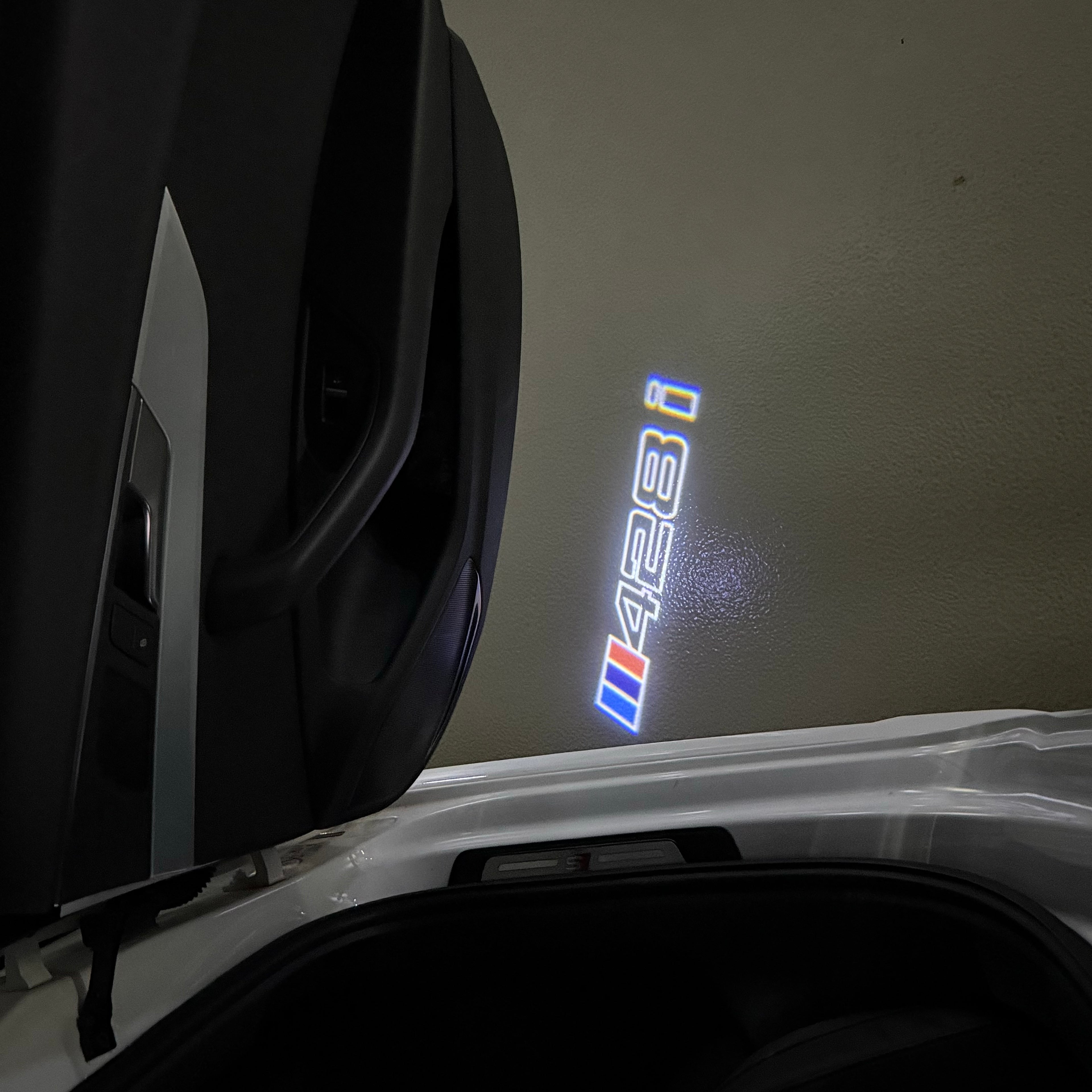 BMW 4 SERIES 428 i  LOGO PROJECTOT LIGHTS (quantity 1 = 1 sets/2 door lights) Nr.6024q51