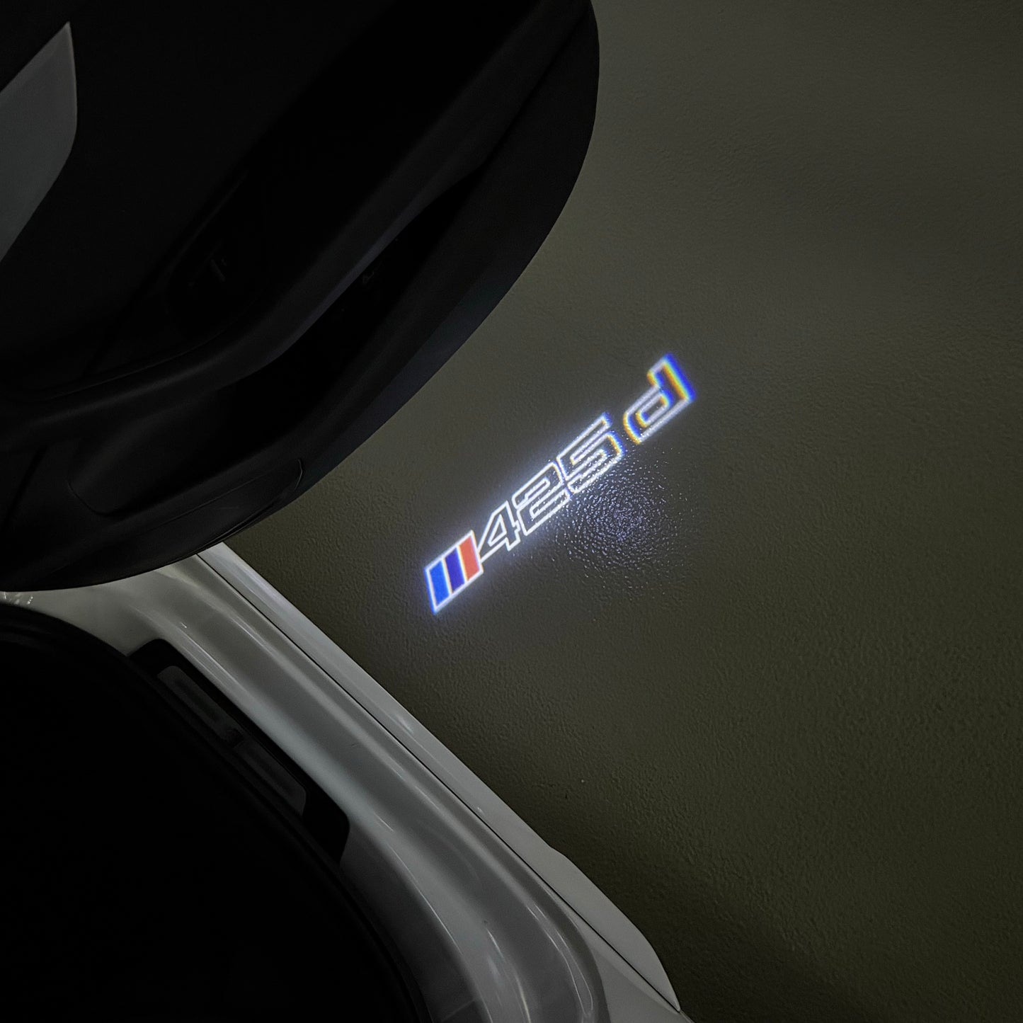 BMW  4 SERIES 425 d  LOGO PROJECTOT LIGHTS (quantity 1 = 1 sets/2 door lights) Nr.6024q50