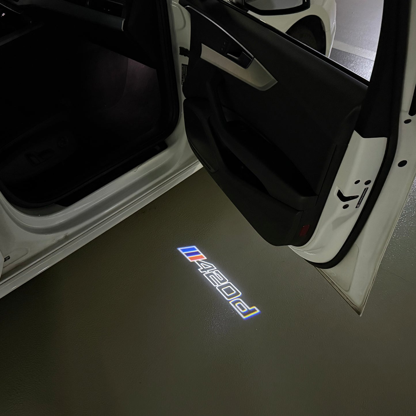 BMW  4 SERIES 420 d   LOGO PROJECTOT LIGHTS (quantity 1 = 1 sets/2 door lights) Nr.6024q56