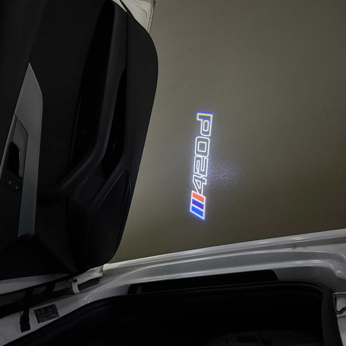 BMW  4 SERIES 420 d   LOGO PROJECTOT LIGHTS (quantity 1 = 1 sets/2 door lights) Nr.6024q56