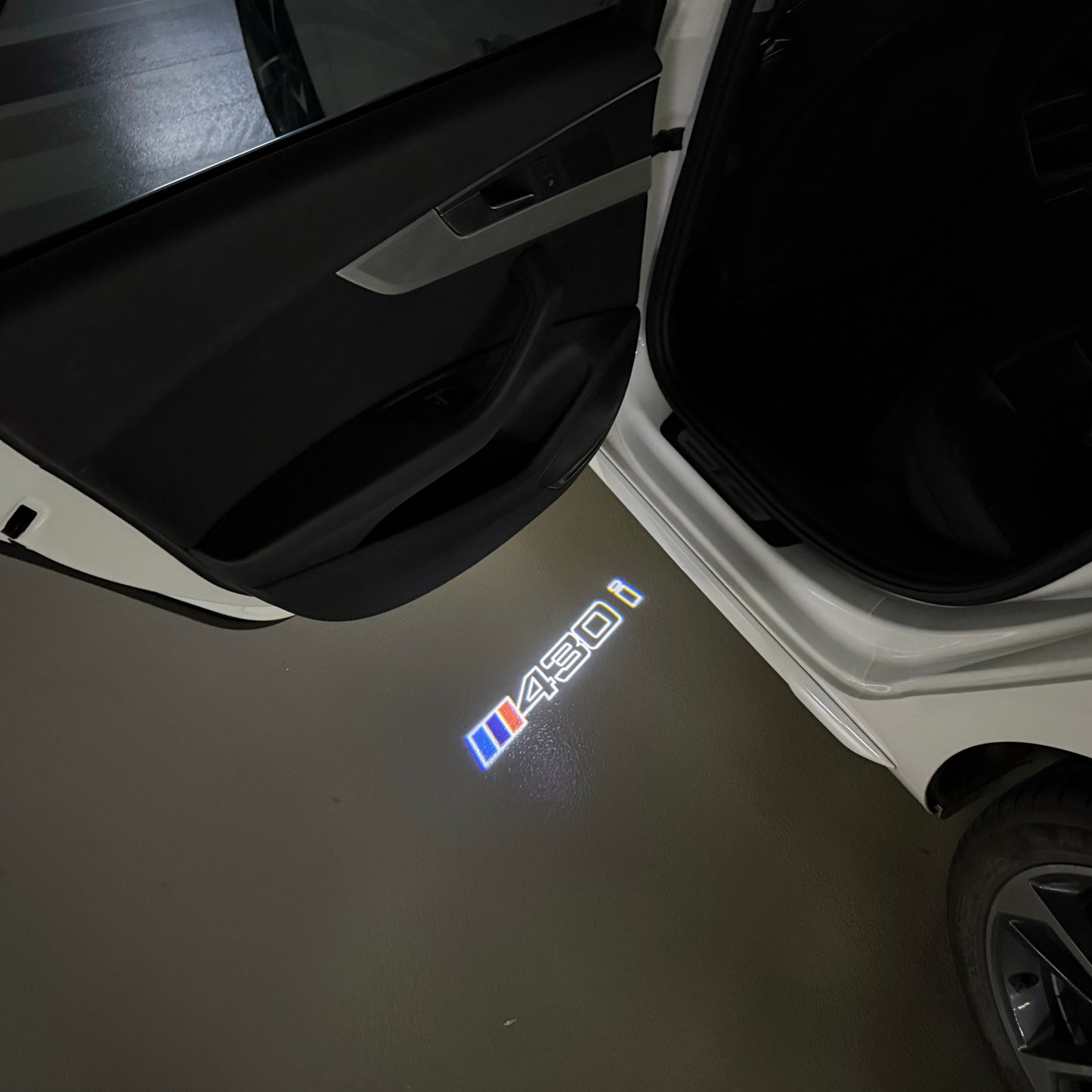 BMW  4 SERIES  430 i   LOGO PROJECTOT LIGHTS (quantity 1 = 1 sets/2 door lights) Nr.6024q54