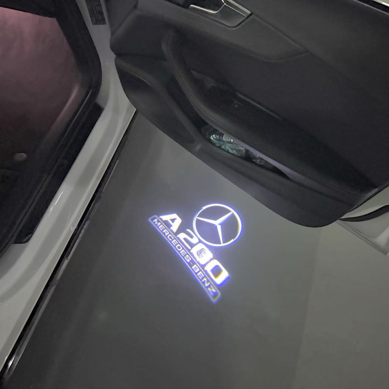 MERCEDES BENZ  A200  LOGO PROJECTOR LIGHTS  (quantity 1 = 1 sets/2 door lights)Nr.03f011