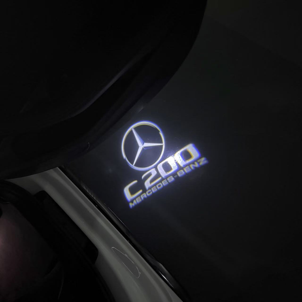 MERCEDES BENZ  C 200  LOGO PROJECTOT LIGHTS  (quantity 1 = 1 sets/2 door lights)Nr.03f021
