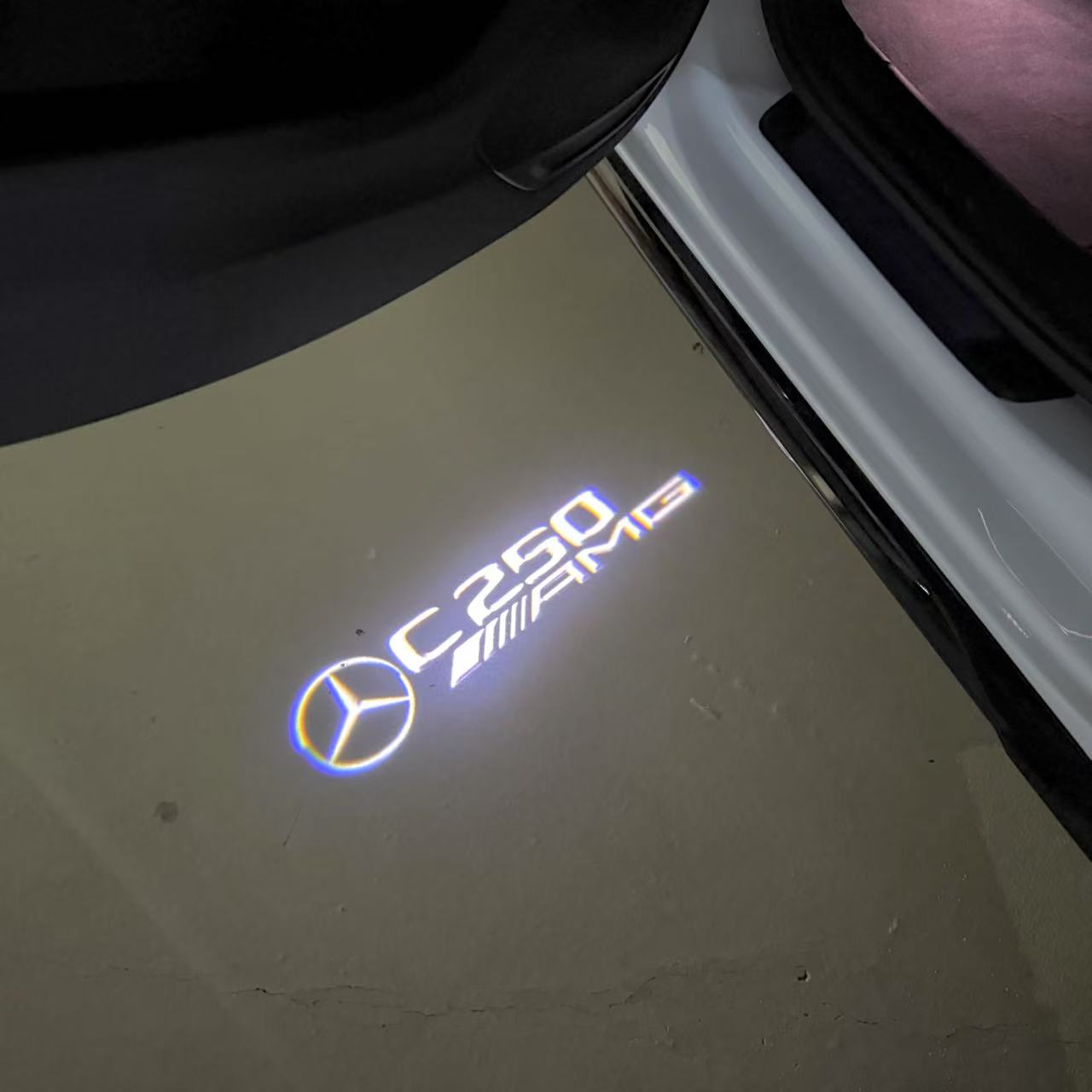 MERCEDES BENZ  C 250 AMG LOGO PROJECTOT LIGHTS  (quantity 1 = 1 sets/2 door lights)Nr.03f029