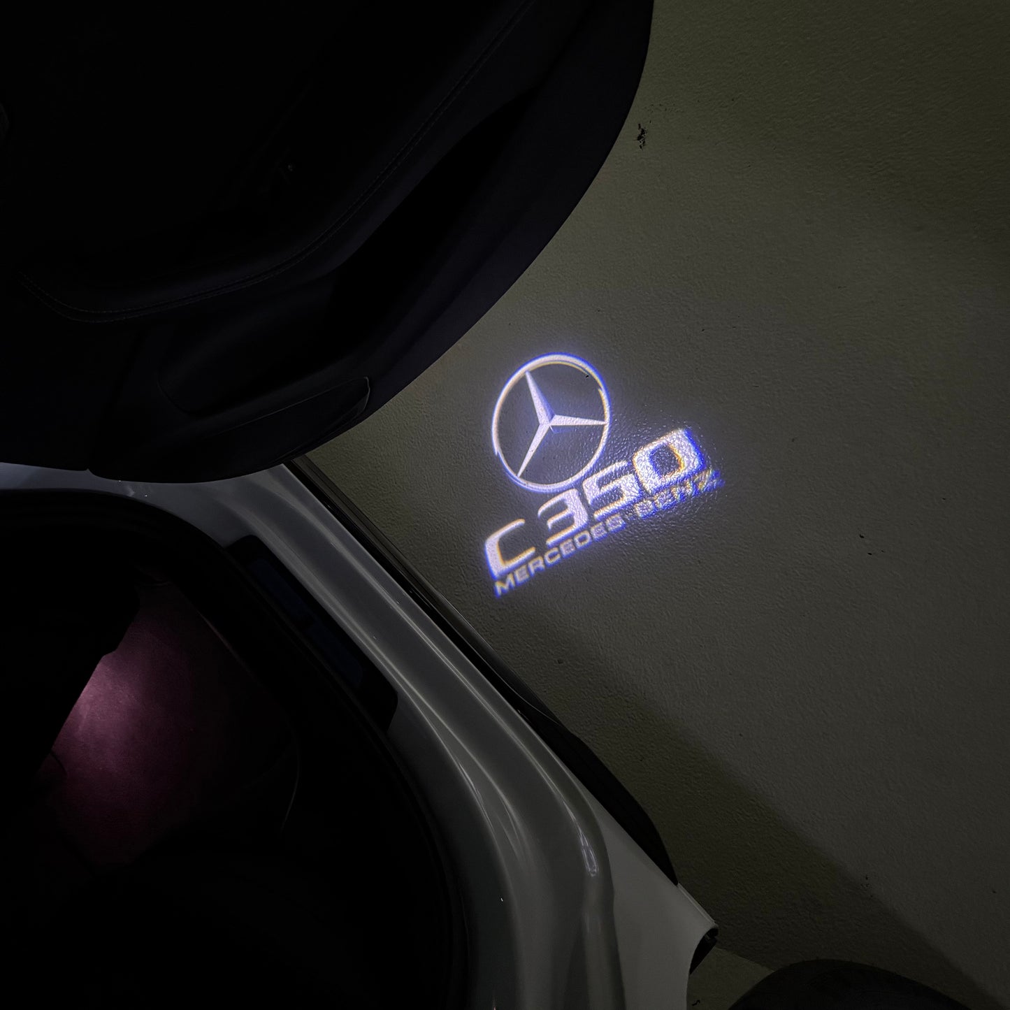MERCEDES BENZ  C 350 LOGO PROJECTOT LIGHTS  (quantity 1 = 1 sets/2 door lights)Nr.03f040