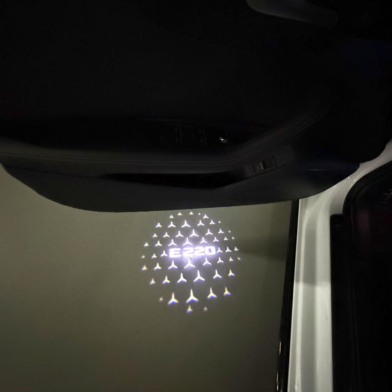 MERCEDES BENZ E 220 LOGO PROJECTOT LIGHTS  (quantity 1 = 1 sets/2 door lights)Nr.03f019