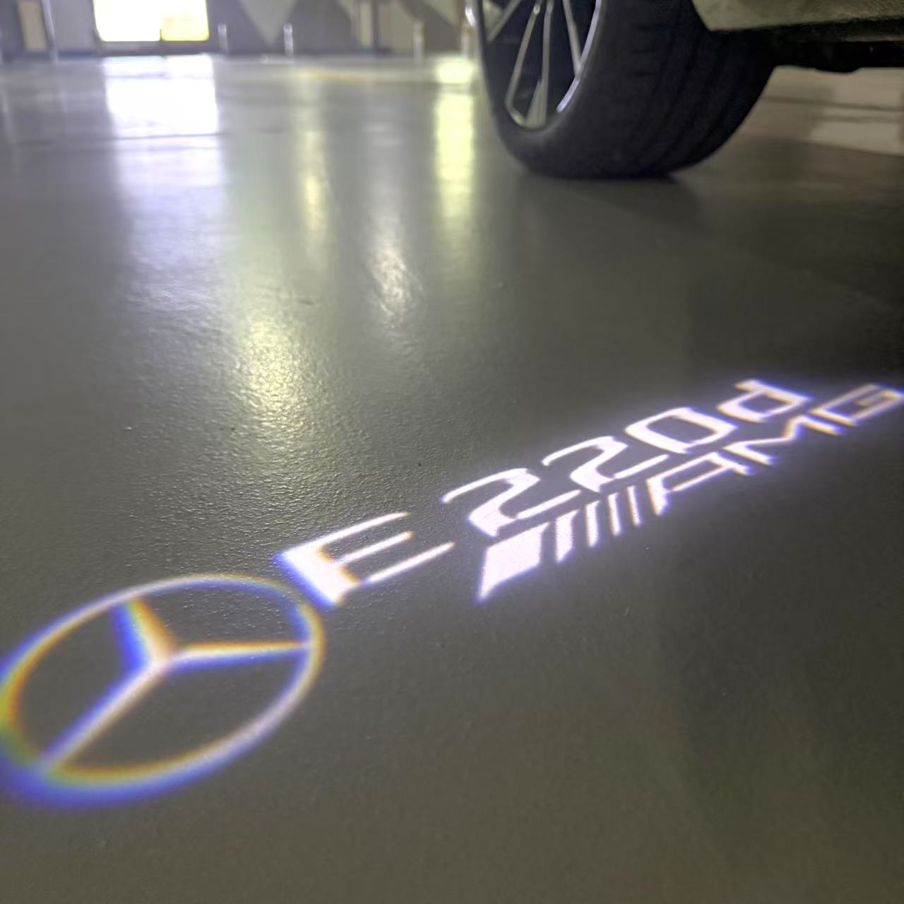 MERCEDES BENZ E 220d AMG LOGO PROJECTOT LIGHTS  (quantity 1 = 1 sets/2 door lights)Nr.03f020