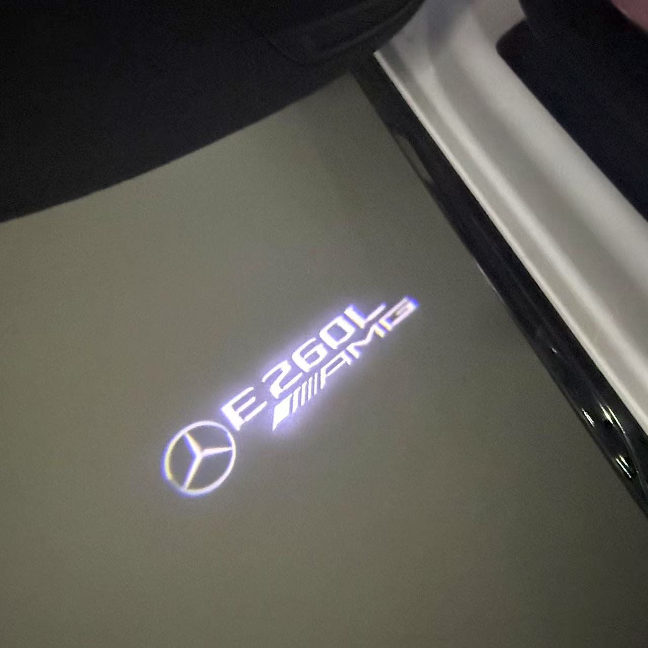MERCEDES BENZ E 260L AMG LOGO PROJECTOT LIGHTS  (quantity 1 = 1 sets/2 door lights)Nr.03f026