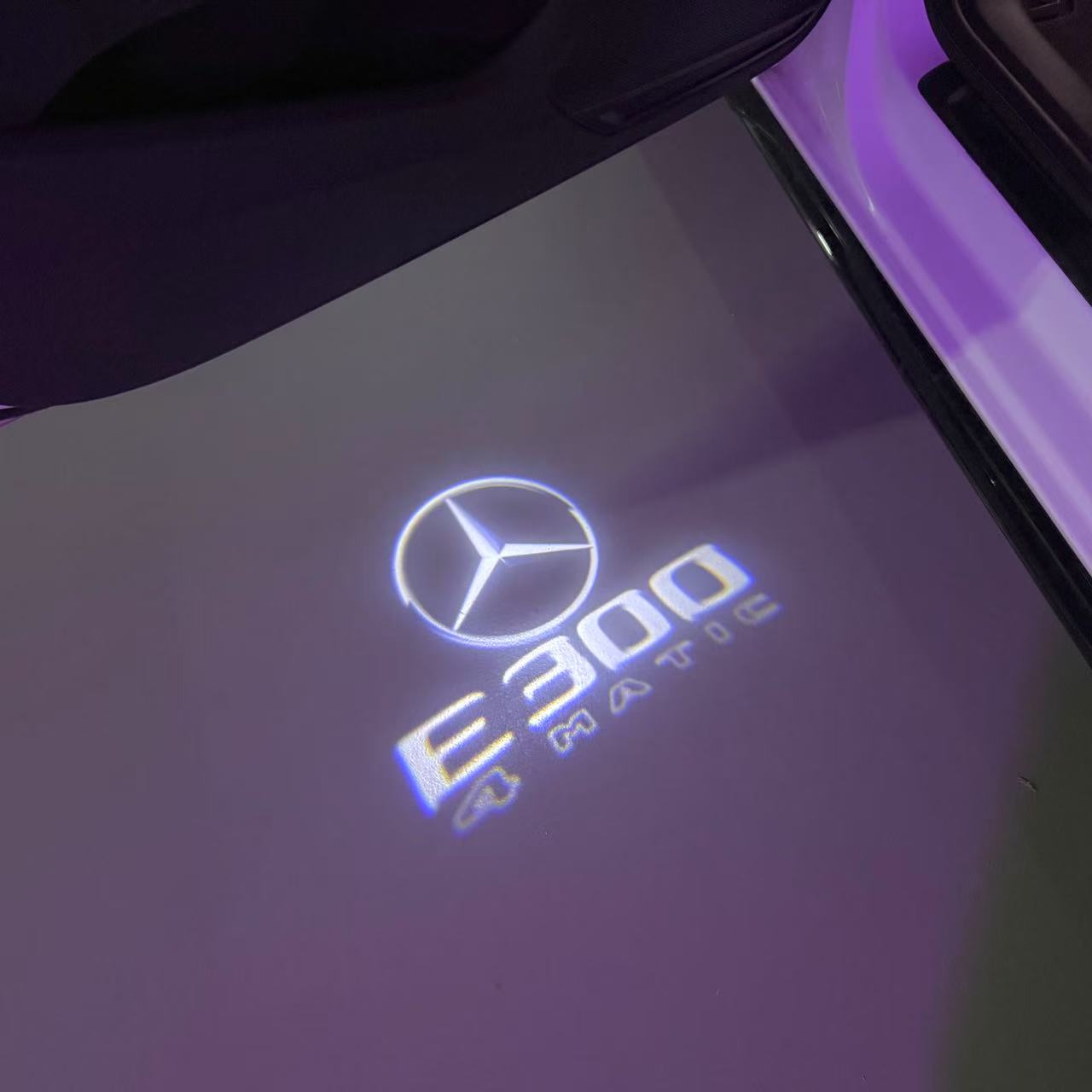 MERCEDES BENZ E 300 LOGO PROJECTOT LIGHTS  (quantity 1 = 1 sets/2 door lights)Nr.03f030