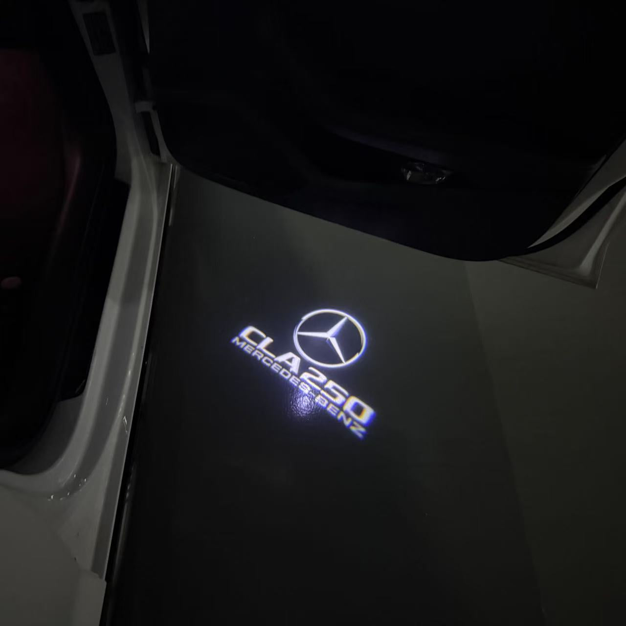 MERCEDES BENZ CLA 250  LOGO PROJECTOT LIGHTS  (quantity 1 = 1 sets/2 door lights)Nr.03f022