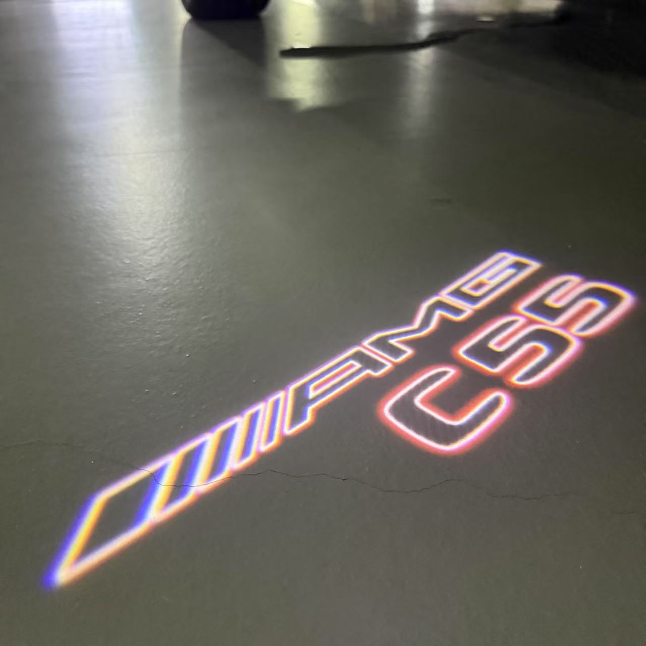 MERCEDES BENZ  C55 AMG LOGO PROJECTOT LIGHTS  (quantity 1 = 1 sets/2 door lights)Nr.03f011