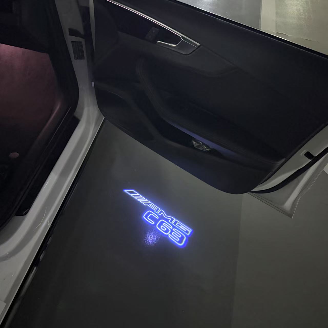MERCEDES BENZ  C63 AMG LOGO PROJECTOT LIGHTS  (quantity 1 = 1 sets/2 door lights)Nr.03f017