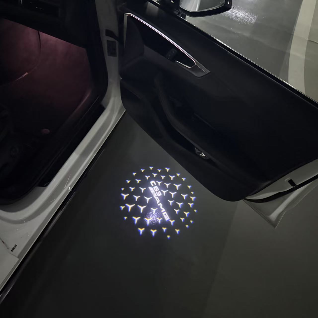 MERCEDES BENZ  C63 AMG LOGO PROJECTOT LIGHTS  (quantity 1 = 1 sets/2 door lights)Nr.03f016