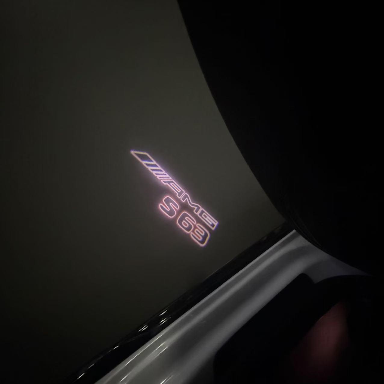 MERCEDES BENZ S 63 AMG LOGO PROJECTOR LIGHTS  (quantity 1 = 1 sets/2 door lights)Nr.03f08