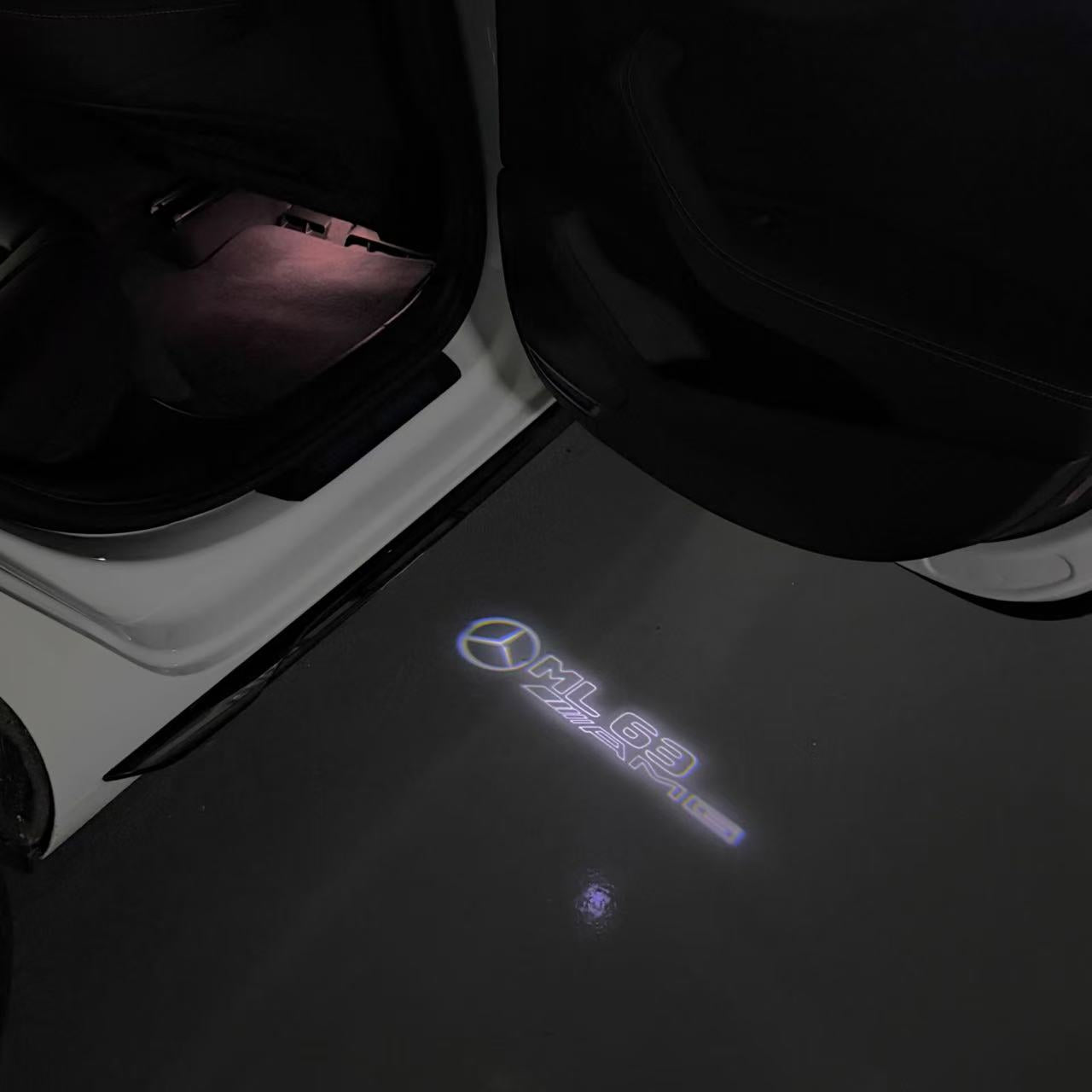 MERCEDES BENZ ML 63 AMG LOGO PROJECTOR LIGHTS  (quantity 1 = 1 sets/2 door lights)Nr.03f09