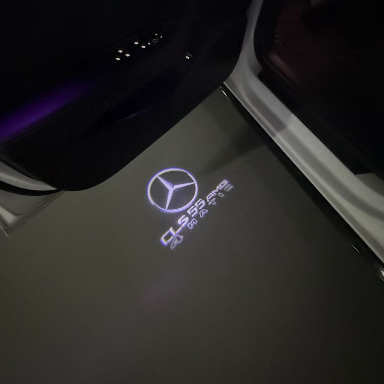 MERCEDES BENZ   CLS 55 AMG  LOGO PROJECTOT LIGHTS  (quantity 1 = 1 sets/2 door lights)Nr.03f08