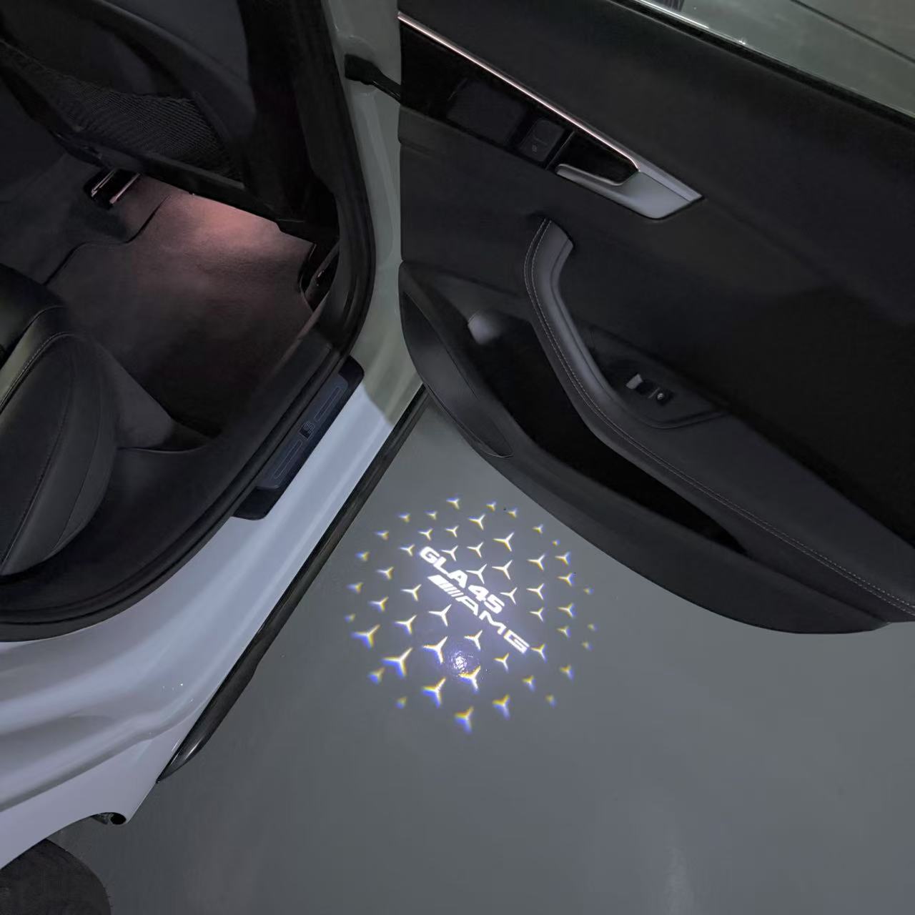 MERCEDES BENZ GLA45 AMG LOGO PROJECTOR LIGHTS  (quantity 1 = 1 sets/2 door lights)Nr.03f010