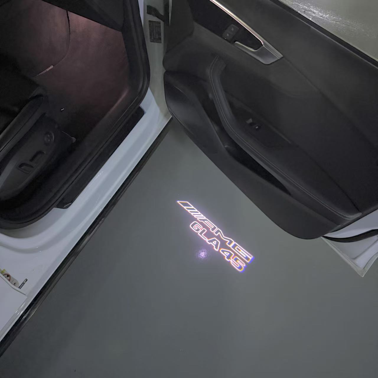 MERCEDES BENZ GLA45 AMG LOGO PROJECTOR LIGHTS  (quantity 1 = 1 sets/2 door lights)Nr.03f011