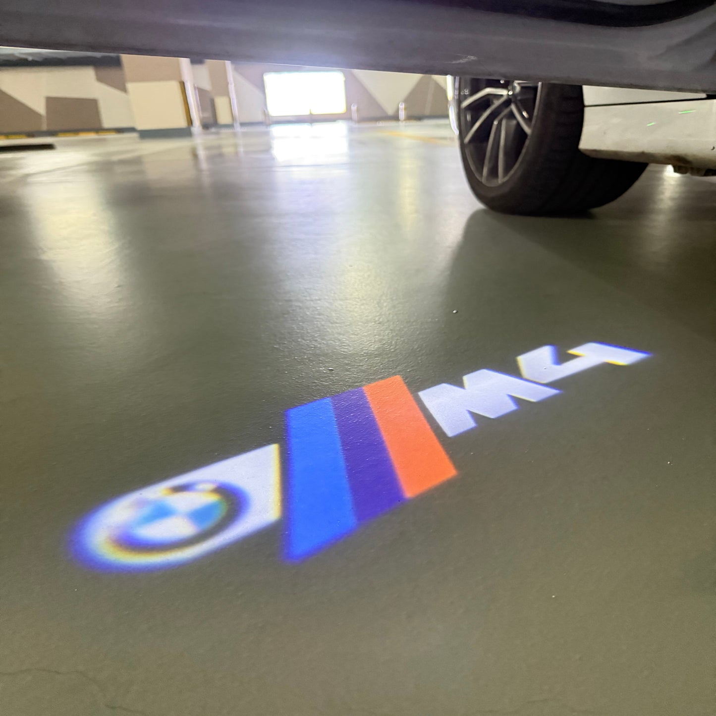 BMW  4  SERIES M4  LOGO PROJECTOT LIGHTS (quantity 1 = 1 sets/2 door lights) Nr.6024t38