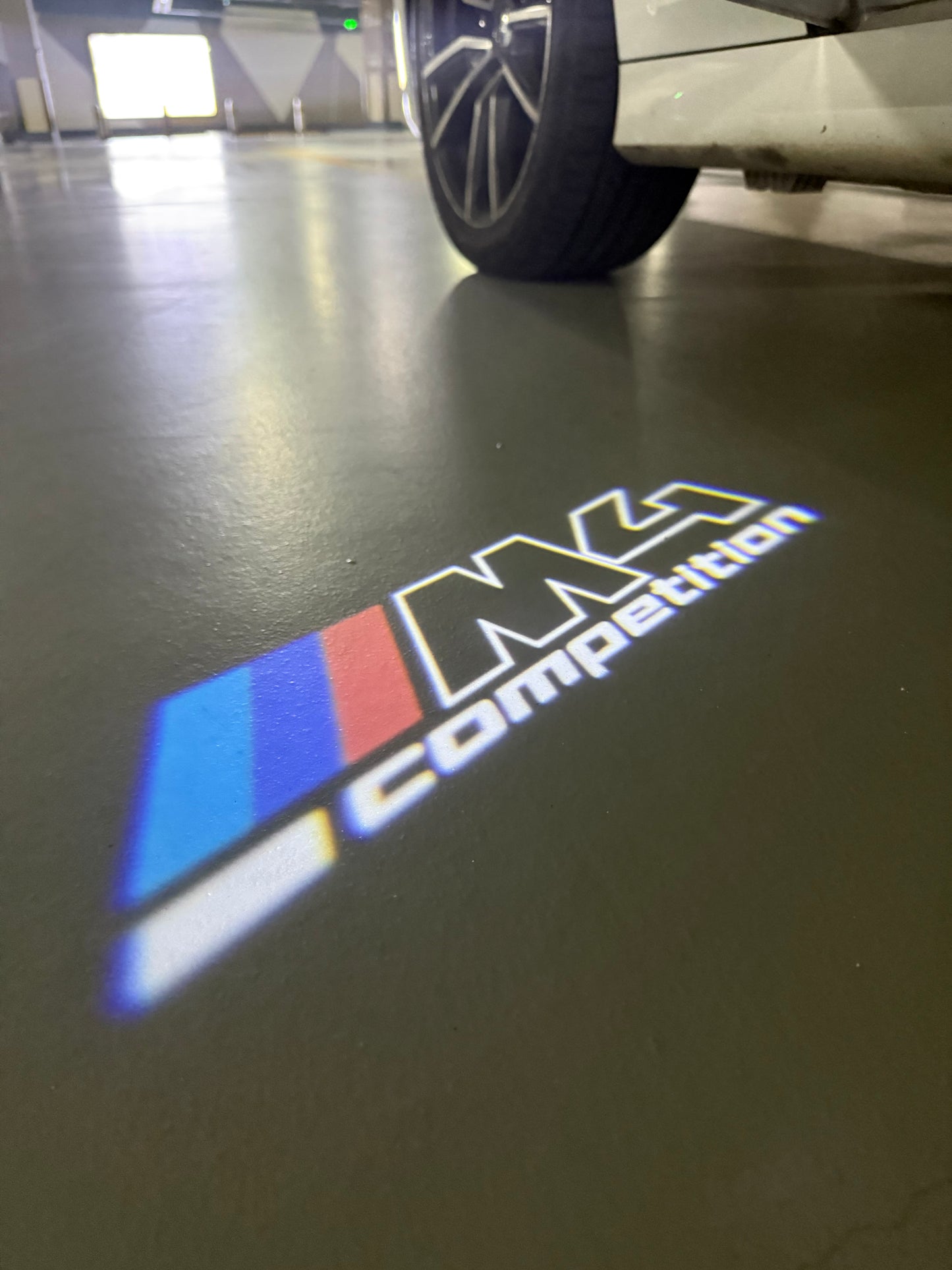 BMW 4  SERIES M4   LOGO PROJECTOT LIGHTS (quantity 1 = 1 sets/2 door lights) Nr.6024t34