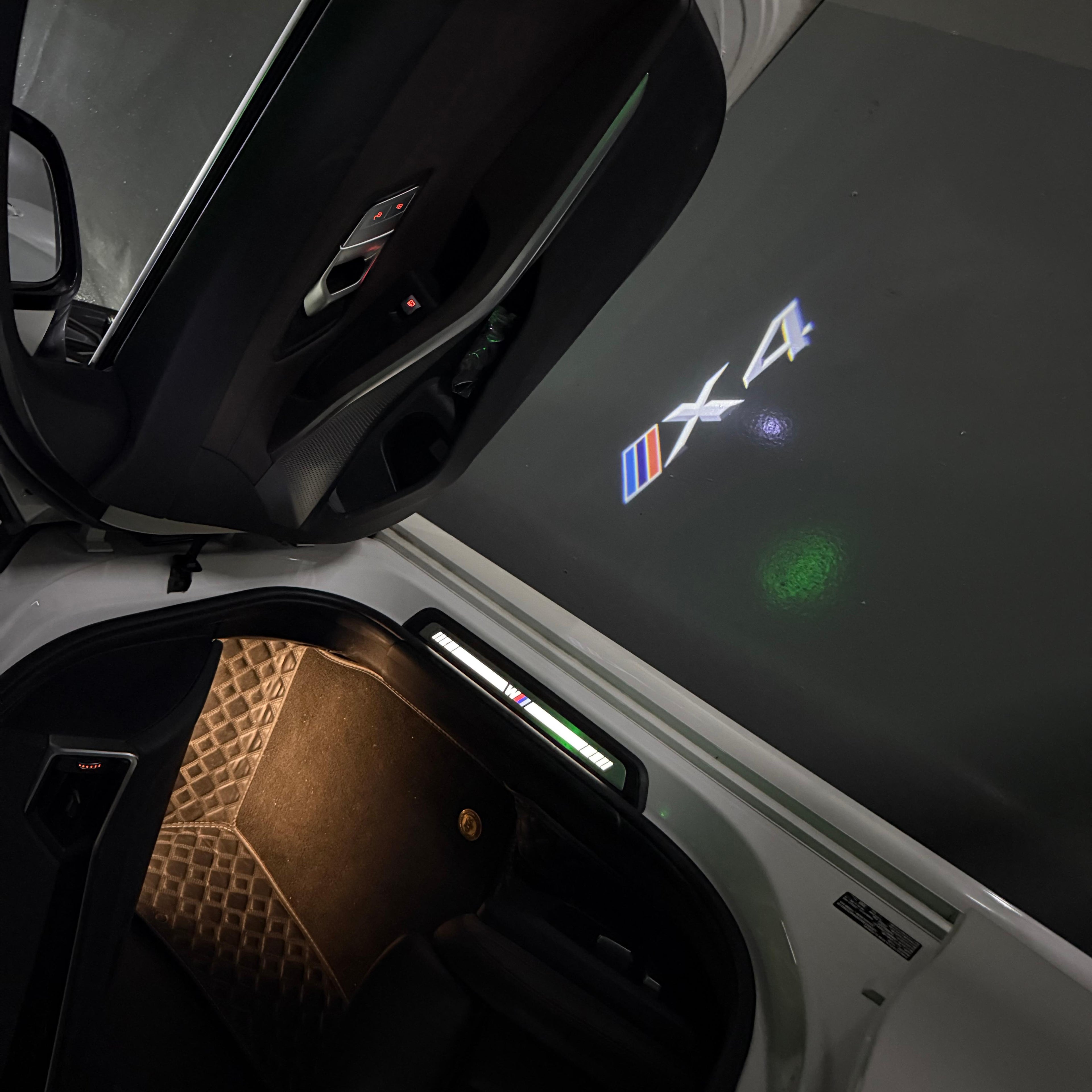 BMW X4  LOGO PROJECTOT LIGHTS (quantity 1 = 1 sets/2 door lights) Nr.6024q0t032