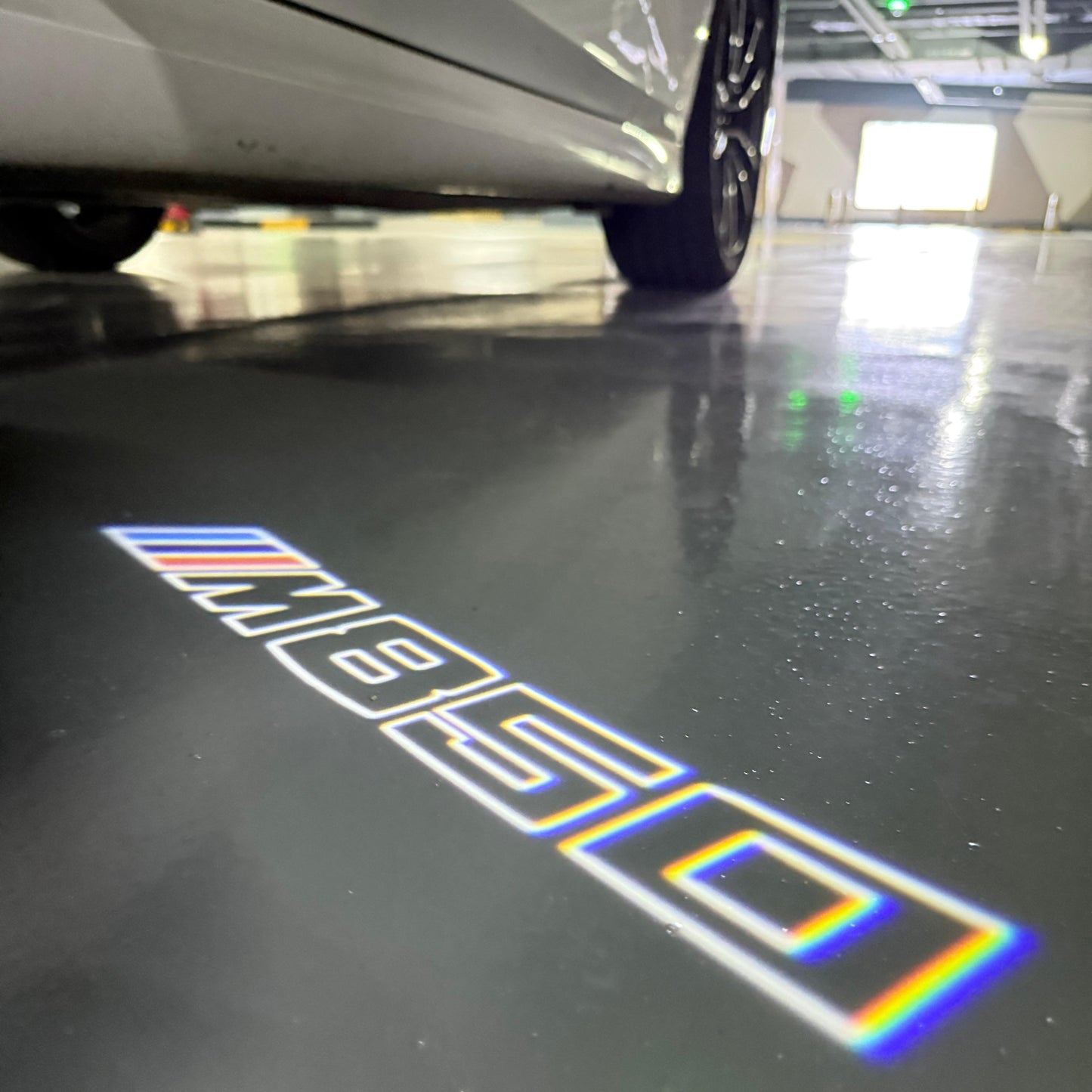 BMW  8 SERIES M850  LOGO PROJECTOT LIGHTS (quantity 1 = 1 sets/2 door lights) Nr.6024S04