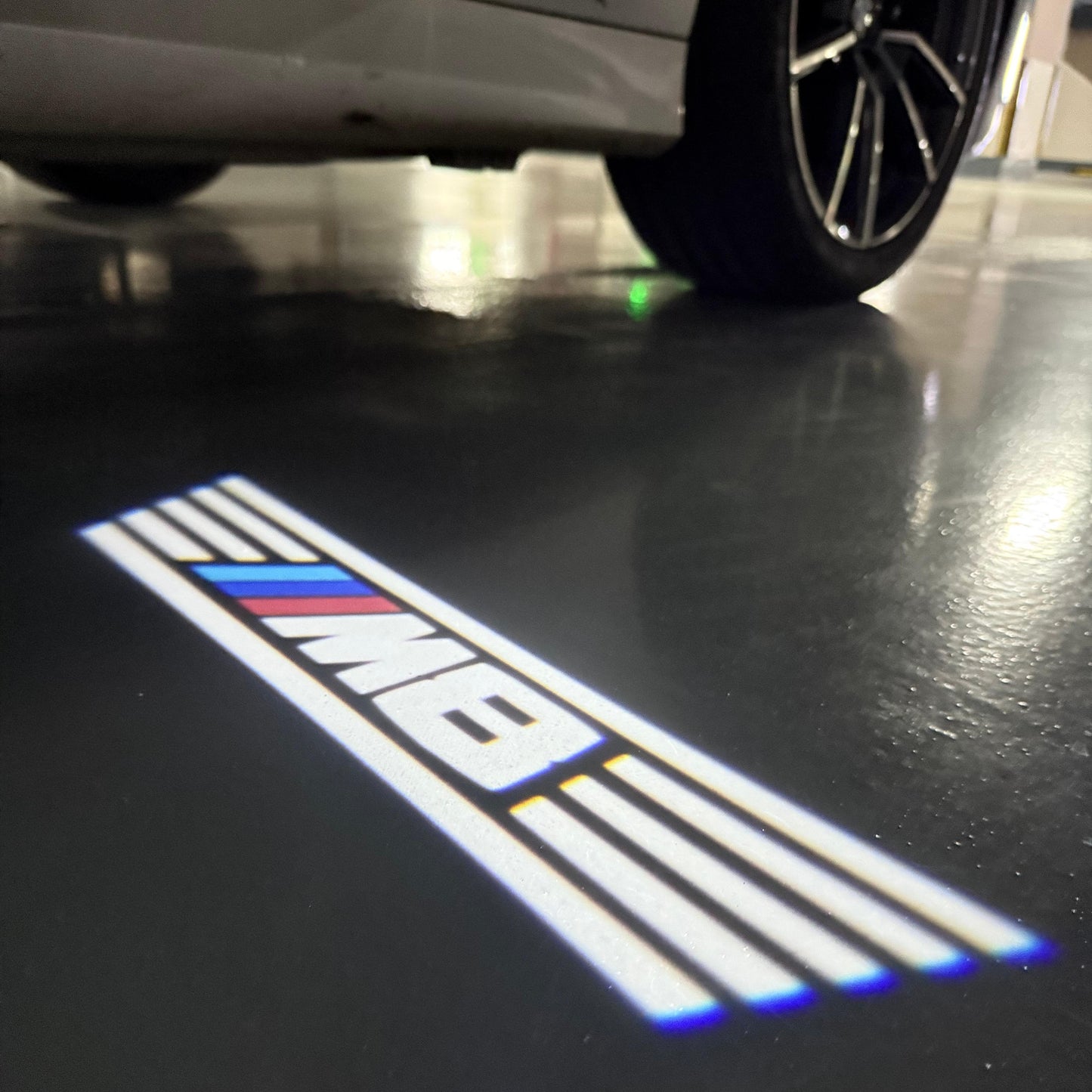 BMW  8 SERIES M8  LOGO PROJECTOT LIGHTS (quantity 1 = 1 sets/2 door lights) Nr.6024q108