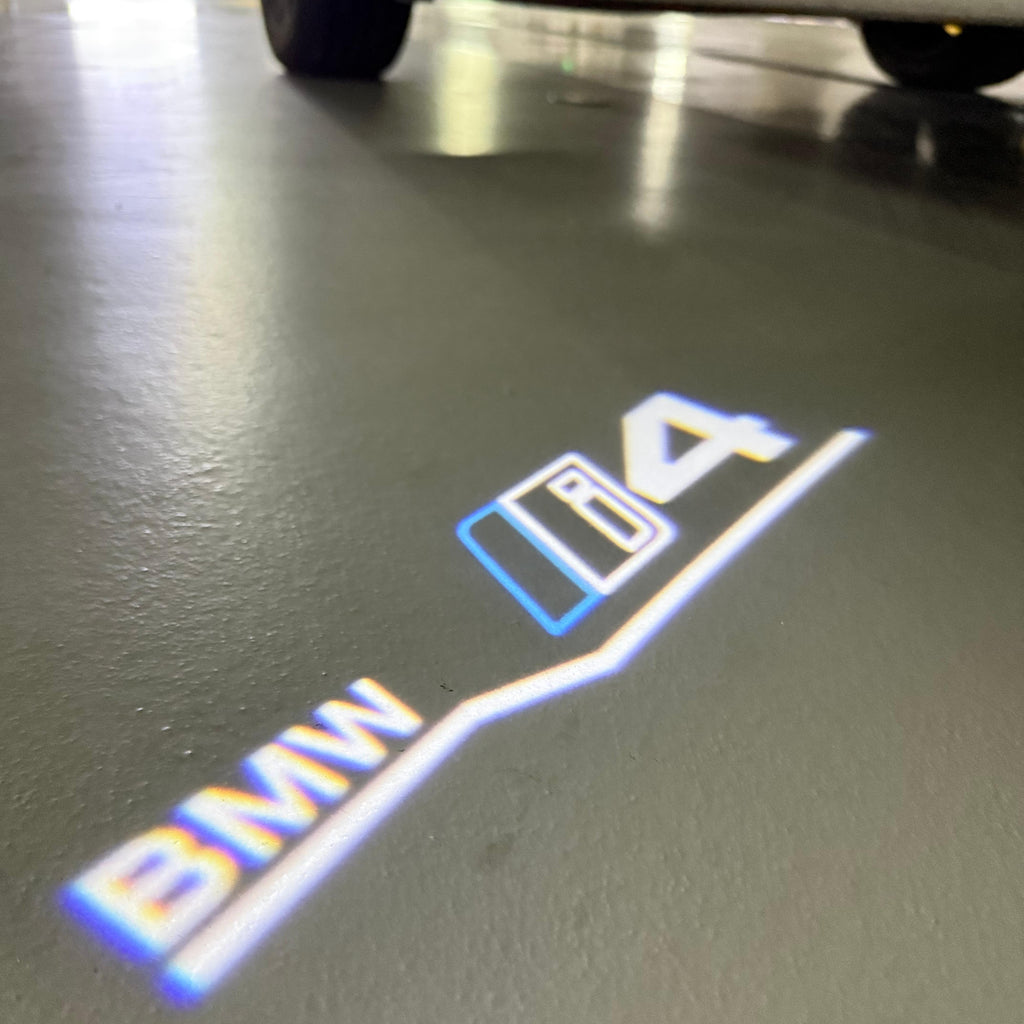 BMW M3 LOGO PROJECTOR LIGHTS Nr.24 (الكمية 1 = 1 مجموعة / 2 أضواء باب)