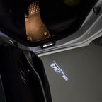 BMW M3 LOGO PROJECTOR LIGHTS Nr.24 (الكمية 1 = 1 مجموعة / 2 أضواء باب)