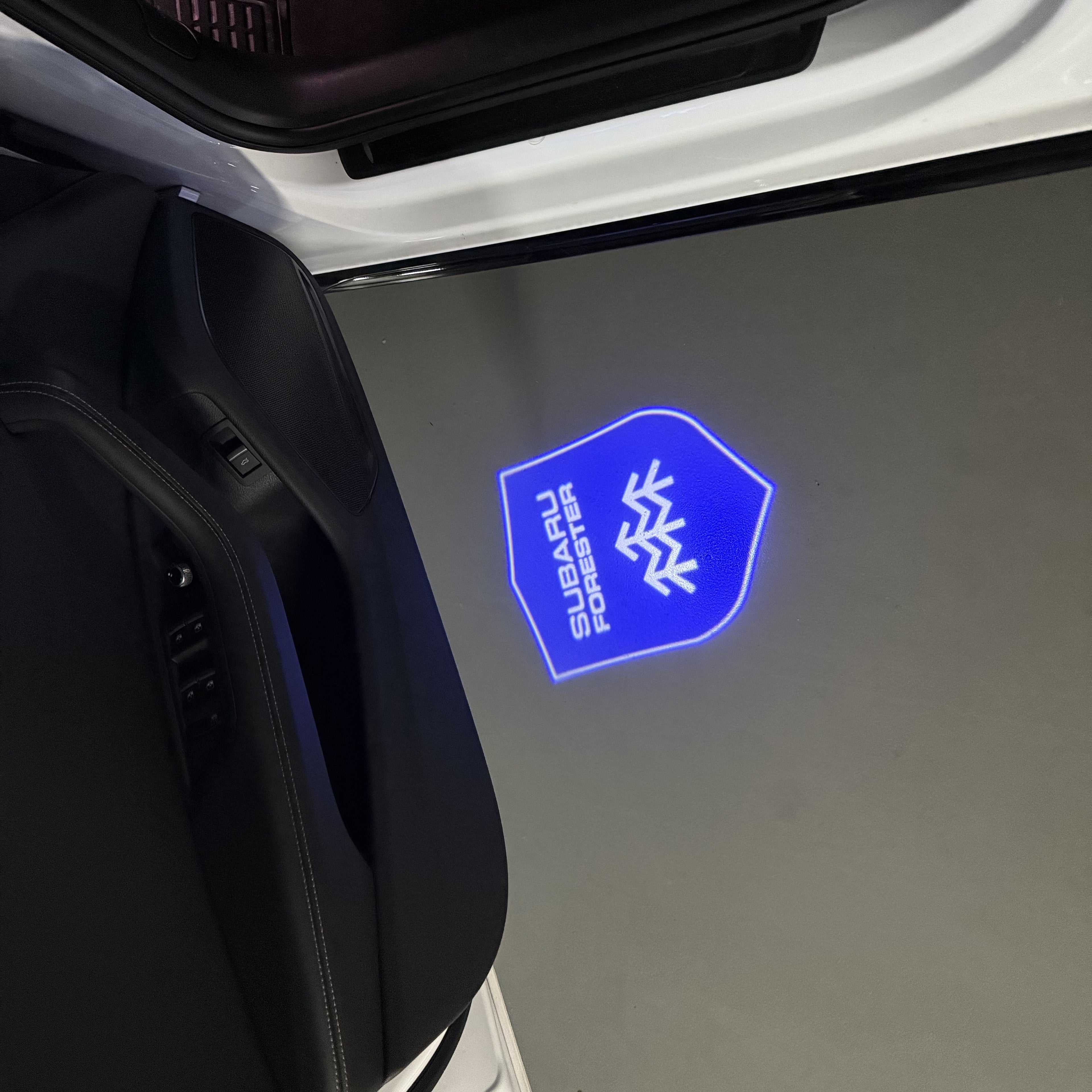 SUBARU FORESTER LOGO PROJECROTR LIGHTS (quantity 1 = 1 sets/2 door lights) Nr.03A30