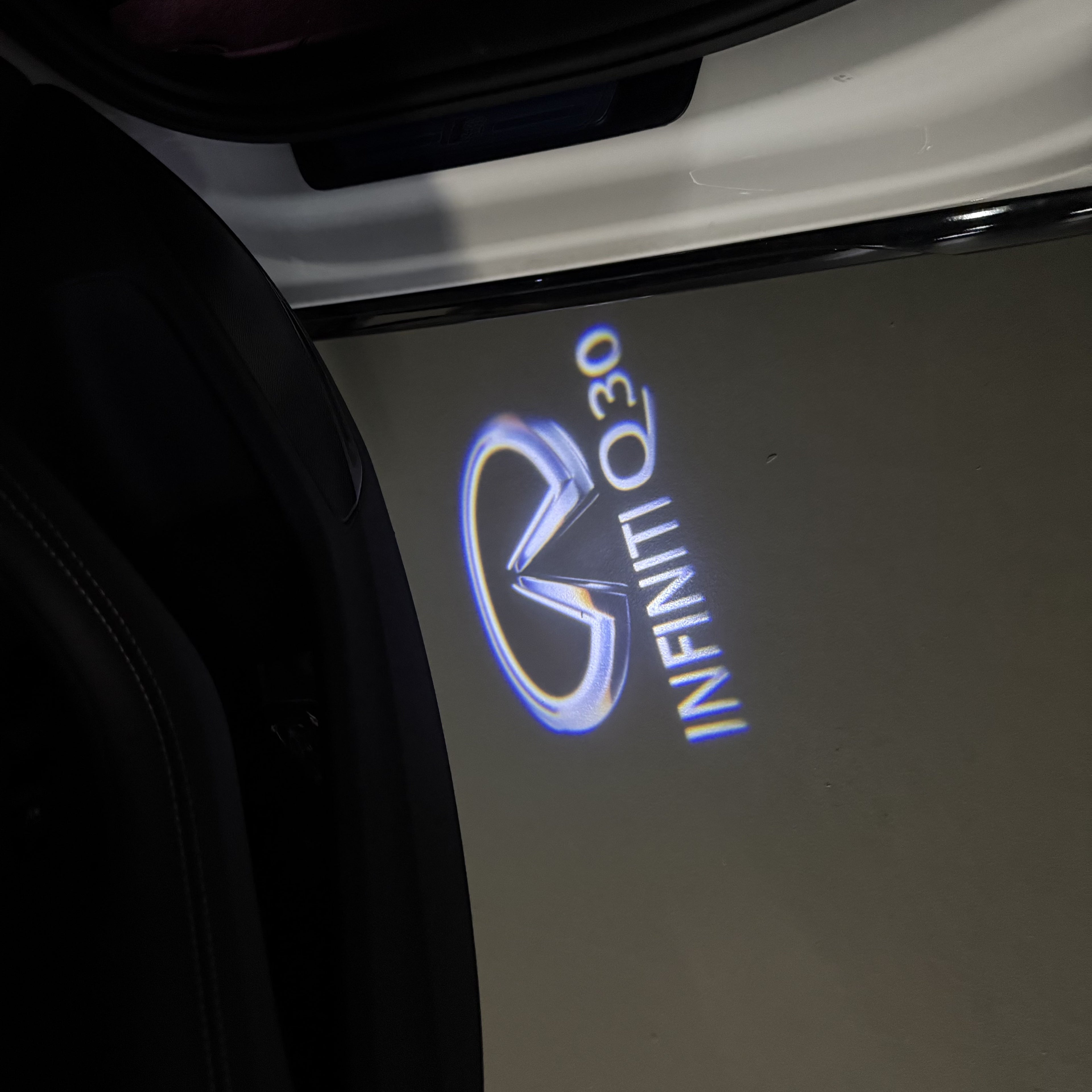 INFINITI  Q30 LOGO PROJECROTR LIGHTS  (quantity 1 = 1 sets/2 door lights)Nr.74A45