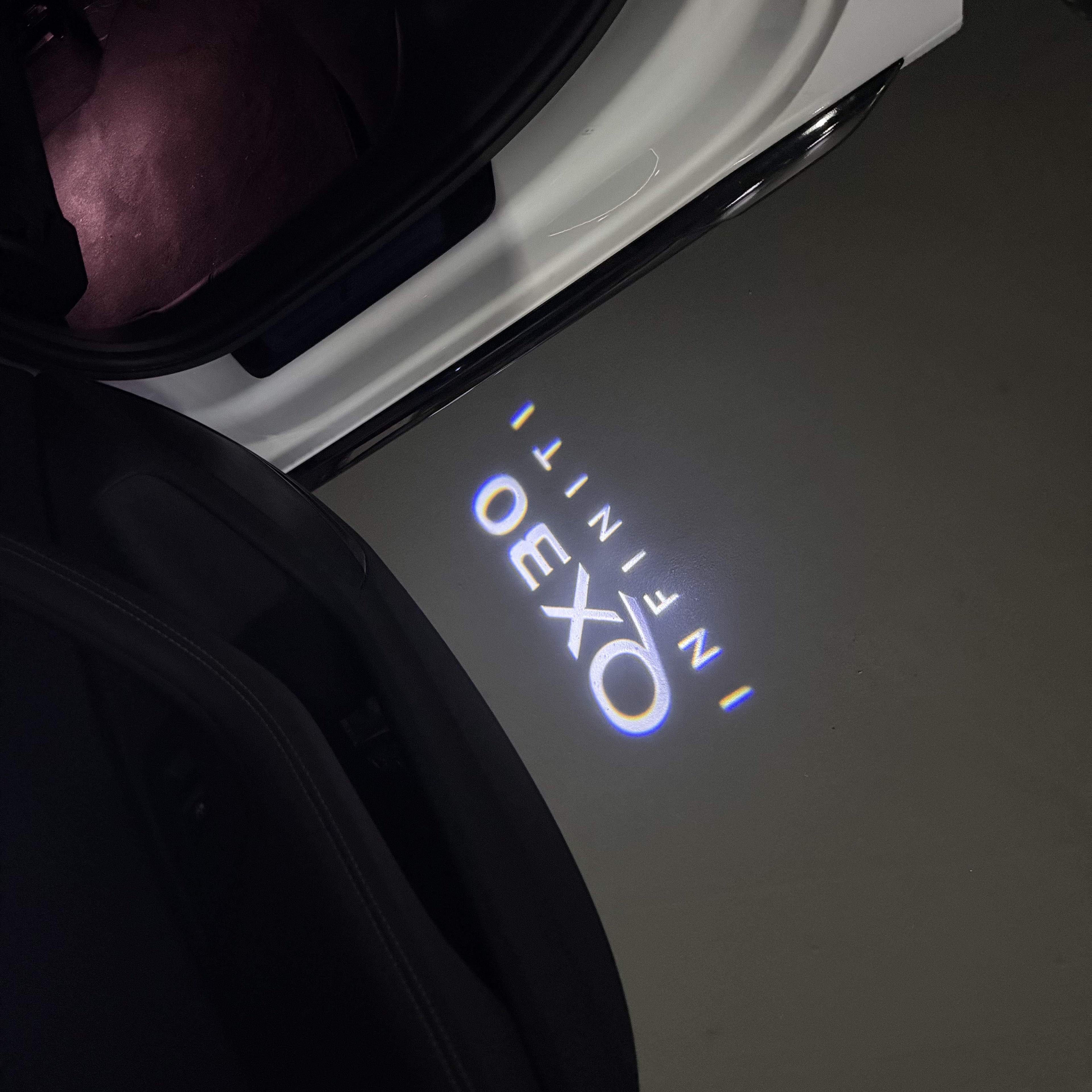 INFINITI  QX30 LOGO PROJECROTR LIGHTS  (quantity 1 = 1 sets/2 door lights)Nr.74A22