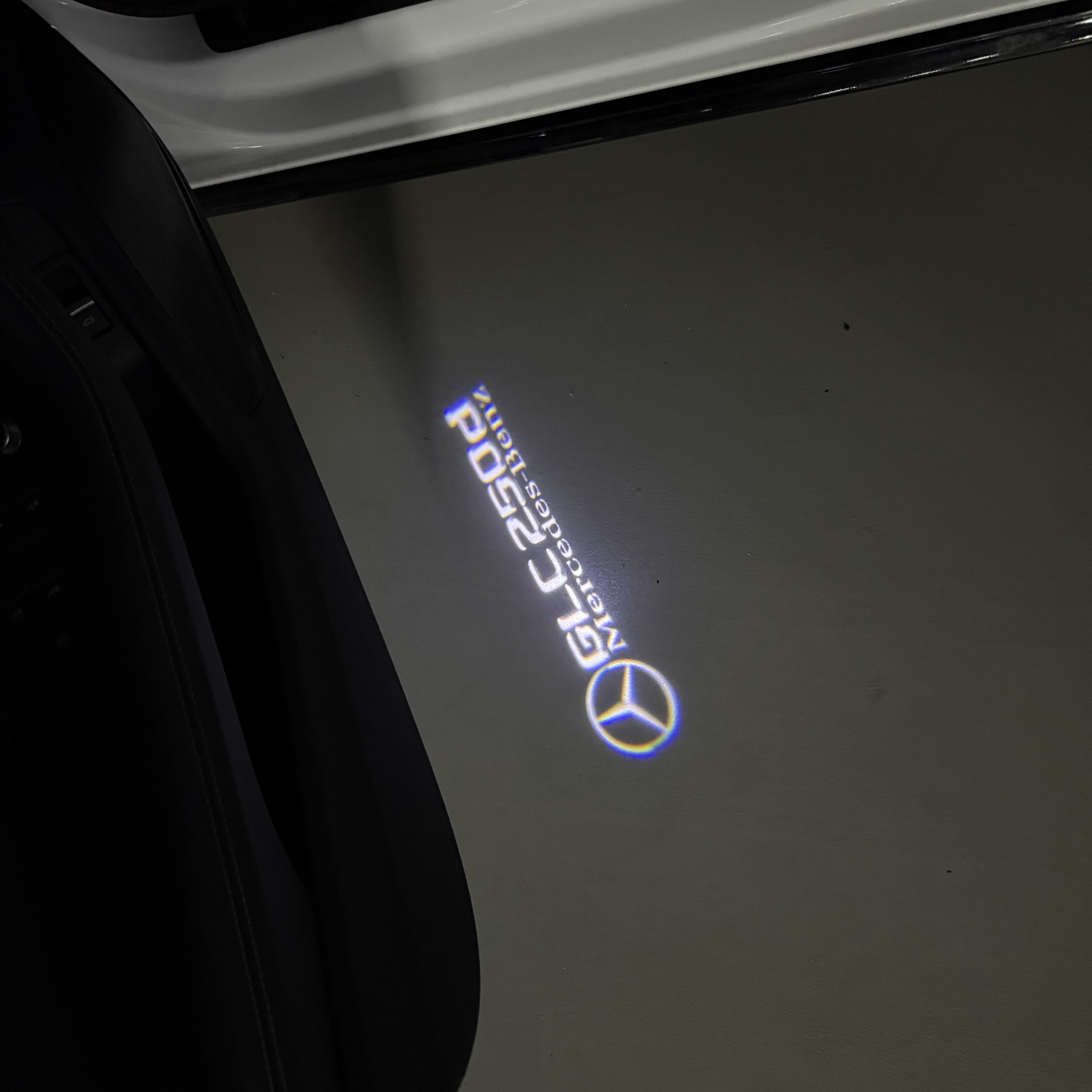 Feu de signalisation Mercedes - Benz No 03 (qty 1 = 1 ensemble / 2 feux de porte)