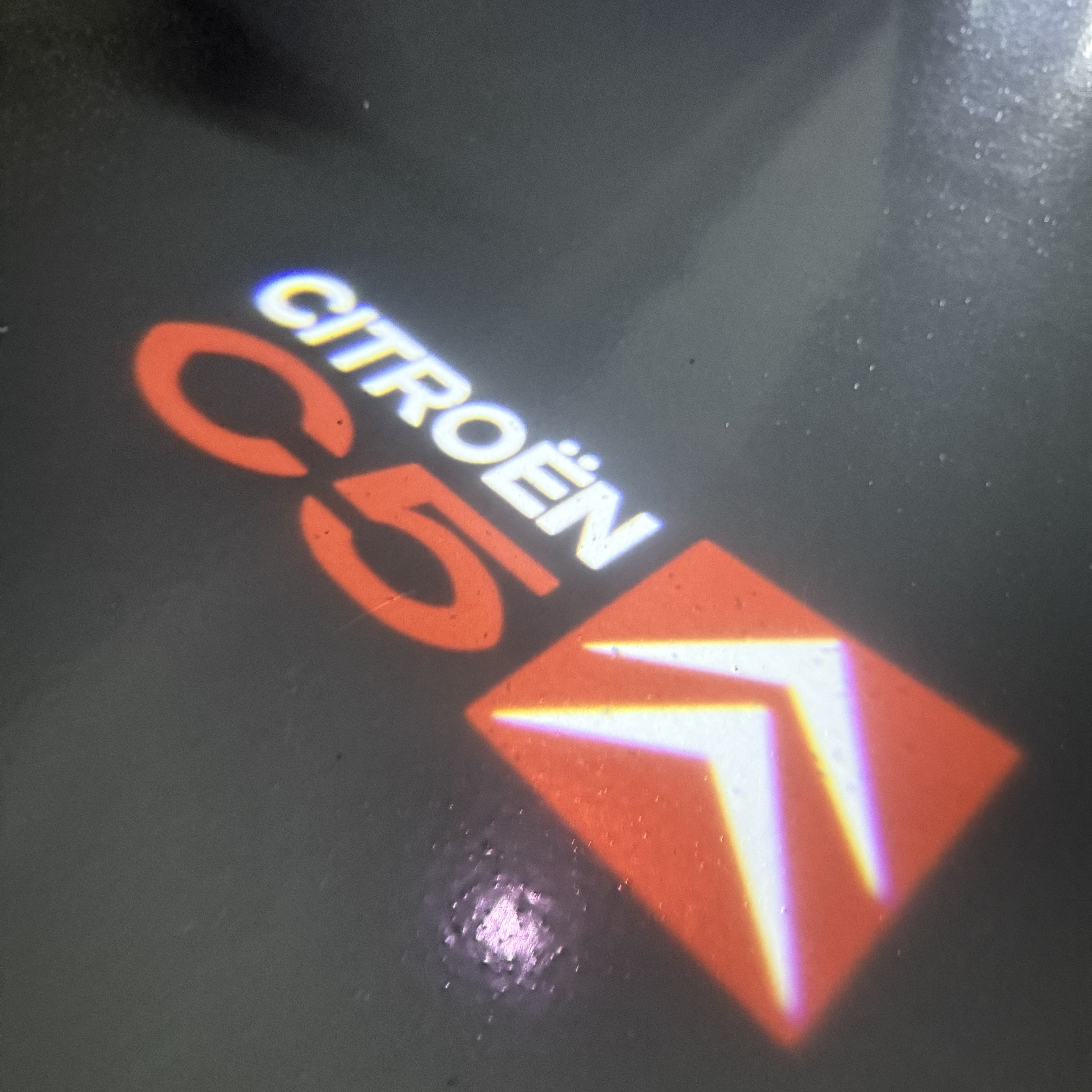 CITROËN C5   LOGO PROJECTOT LIGHTS (quantity 1 = 1 sets/2 door lights) Nr.6024q0t0145