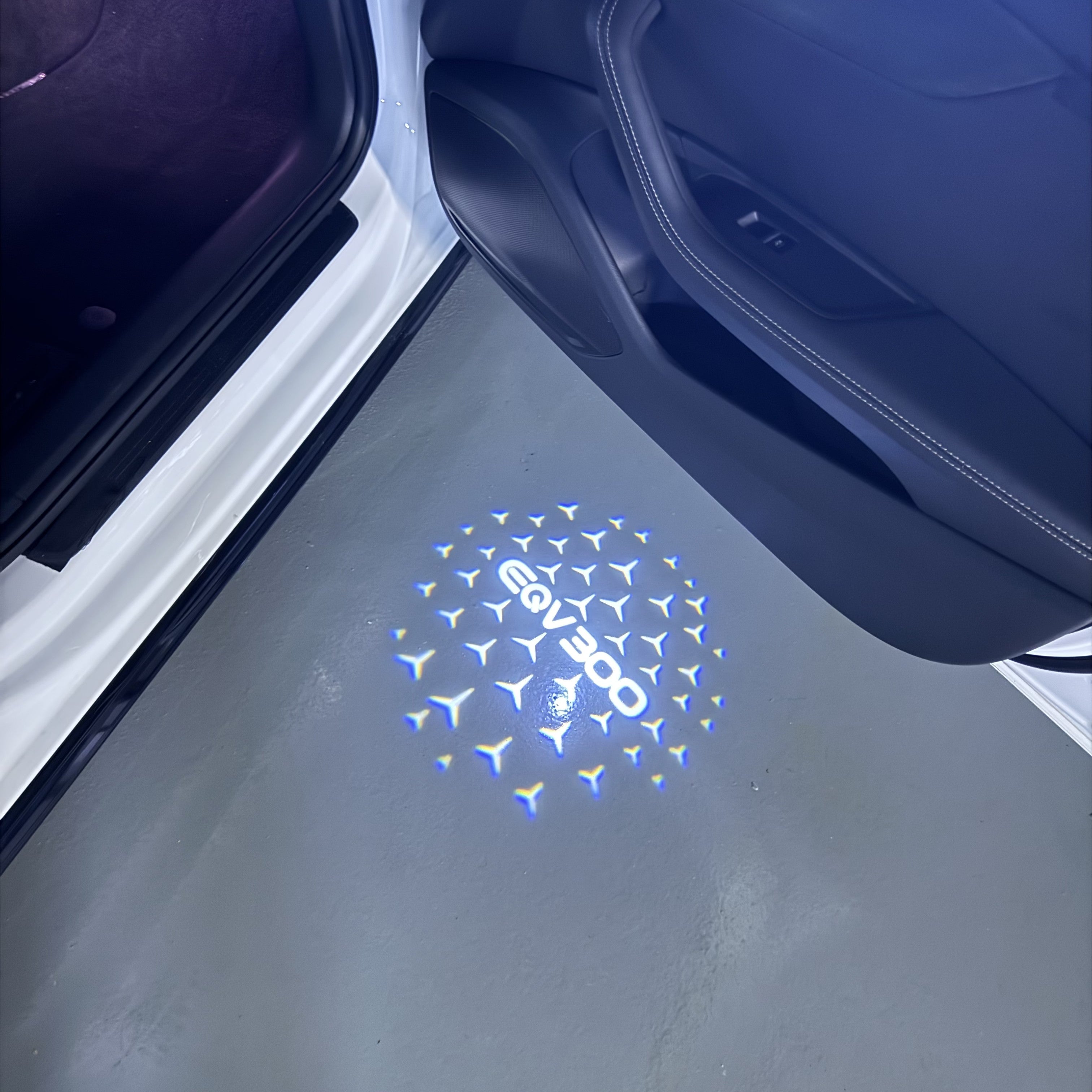 MERCEDES BENZ EQV 300 LOGO PROJECTOT LIGHTS  (quantity 1 = 1 sets/2 door lights)Nr.03f021