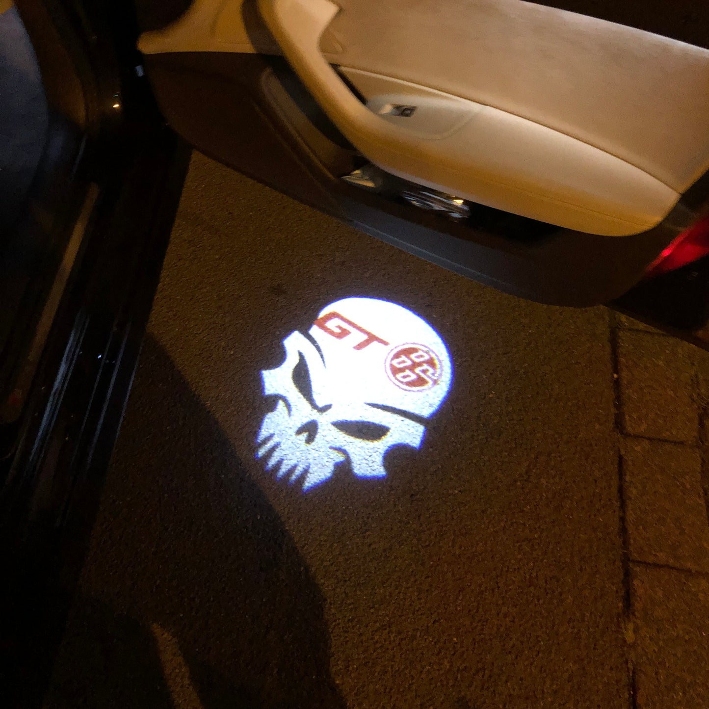 TOYOTA  GT86 LOGO PROJECROTR LIGHTS Nr.15  (quantity 1 = 2 Logo Films /2 door lights）