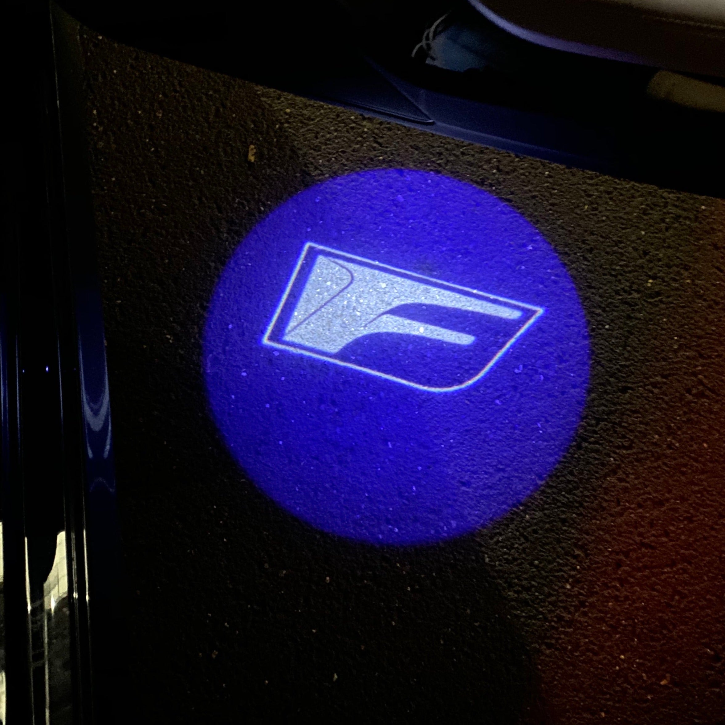 LEXUS  RCF   LOGO PROJECROTR LIGHTS Nr.03(quantity 1 = 1 sets/2 door lights)