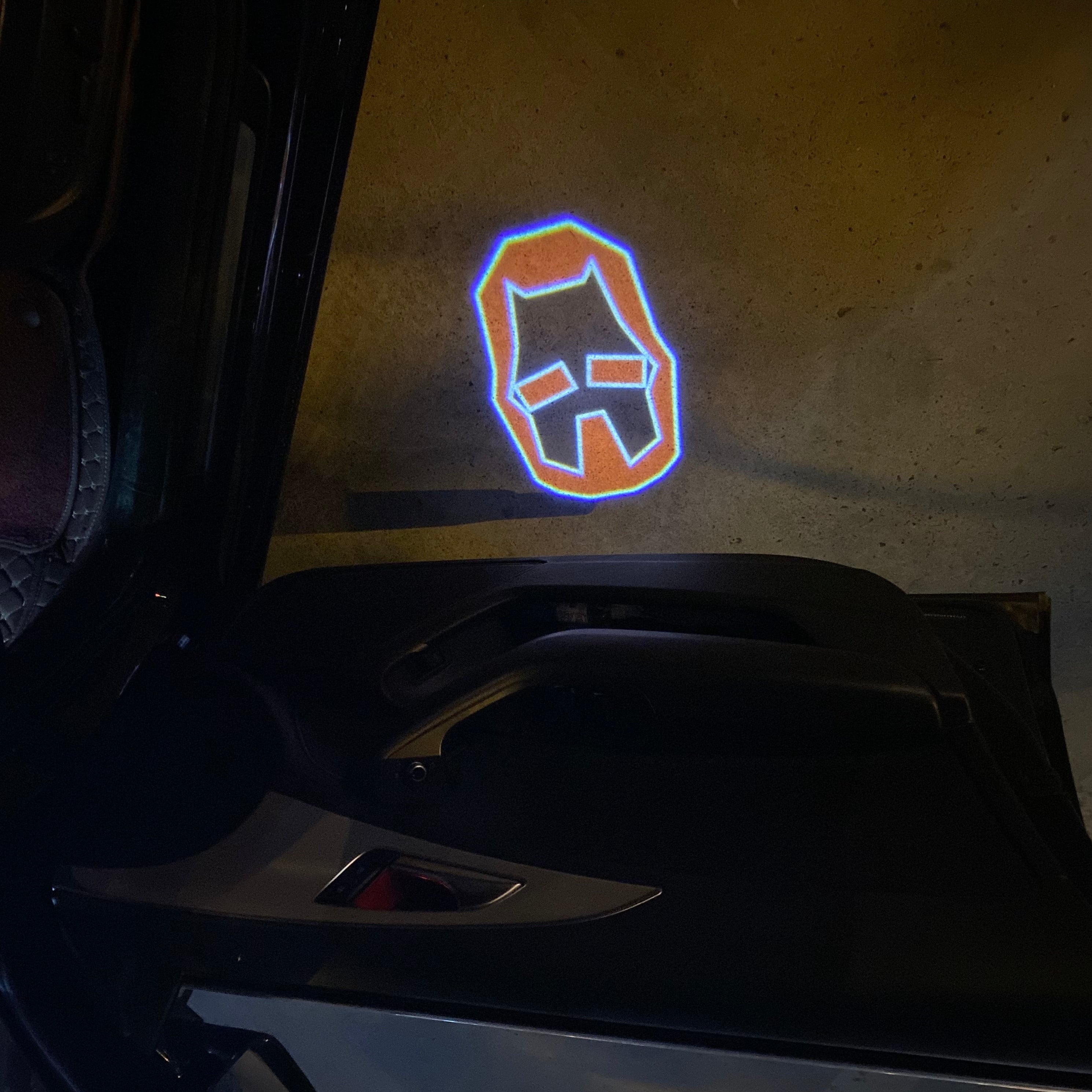 Iron Man Logo Nr.214 (Menge 1 = 2 Logofilme /2 Türleuchten)