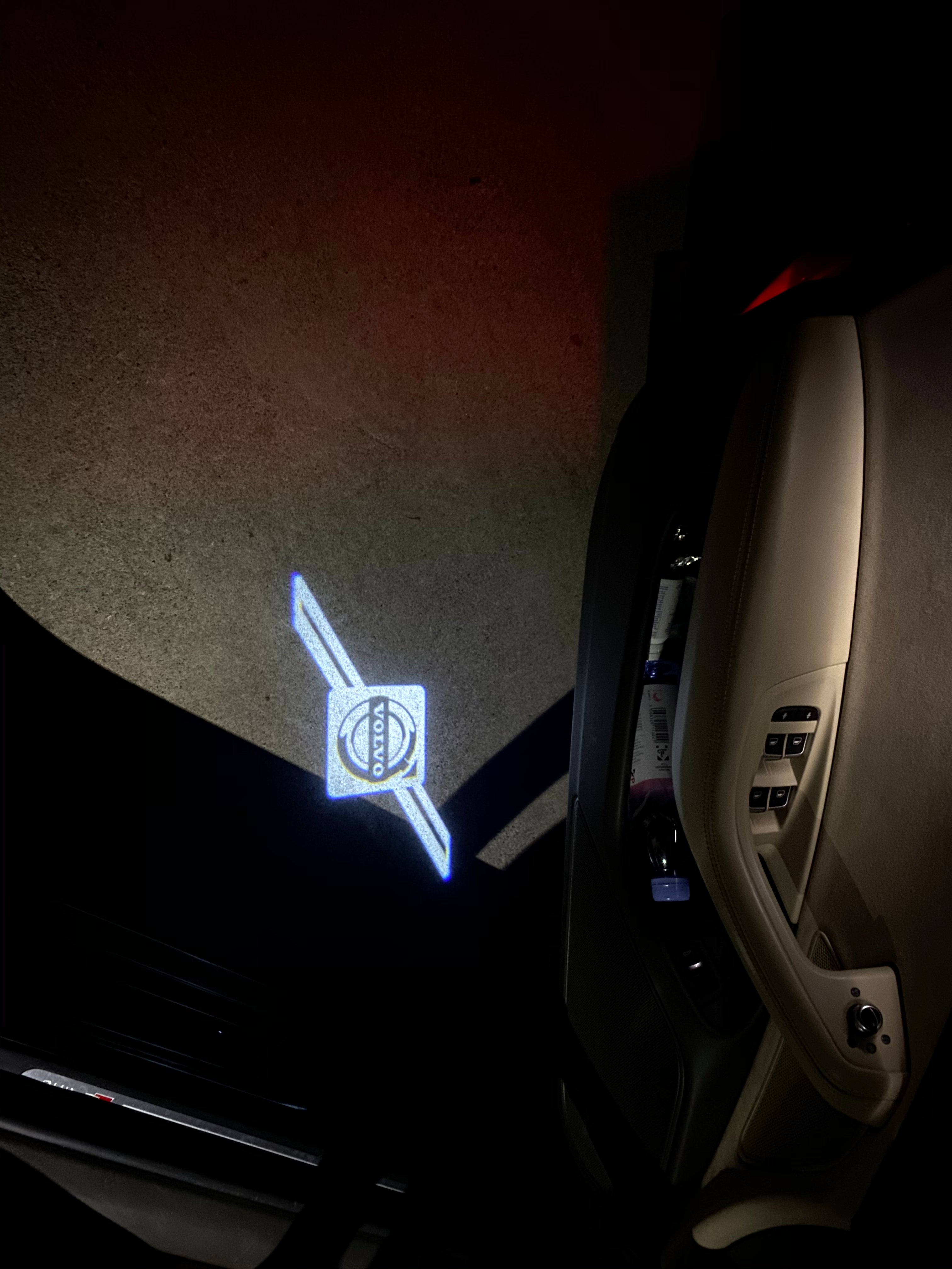 Volvo Original  LOGO PROJECROTR LIGHTS Nr.29 (quantity  1 =  2 Logo Film /  2 door lights)