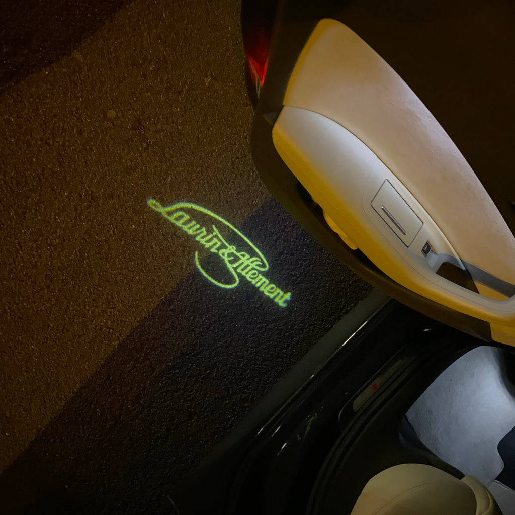 SKODA Laurin&klement LOGO PROJECTOT LIGHTS Nr.19 (Menge 1 = 2 Logofolien /2 Türleuchten)
